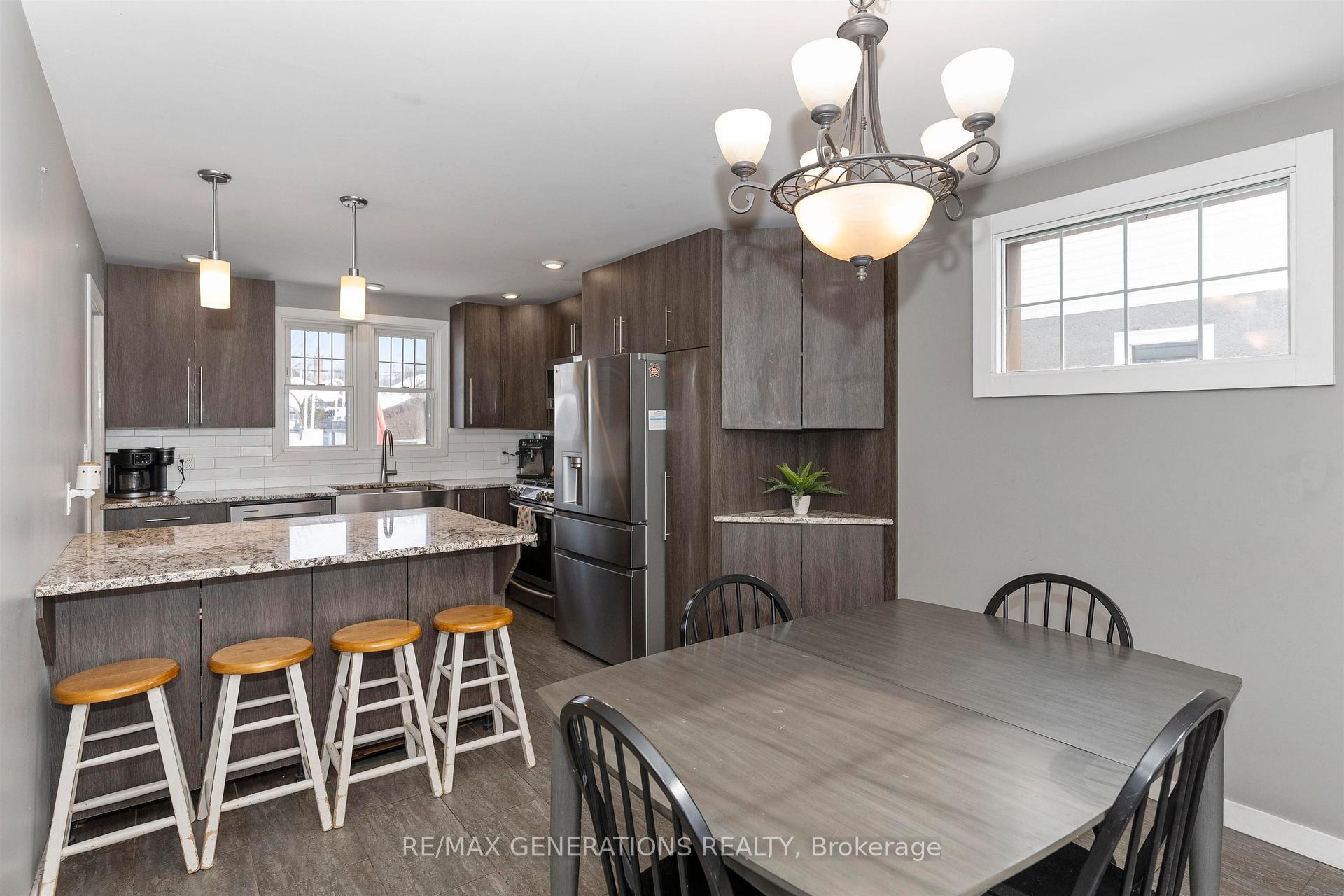 Photo 12 of 1417 Hamilton Avenue, Thunder Bay, Hyde Park — HOMEH