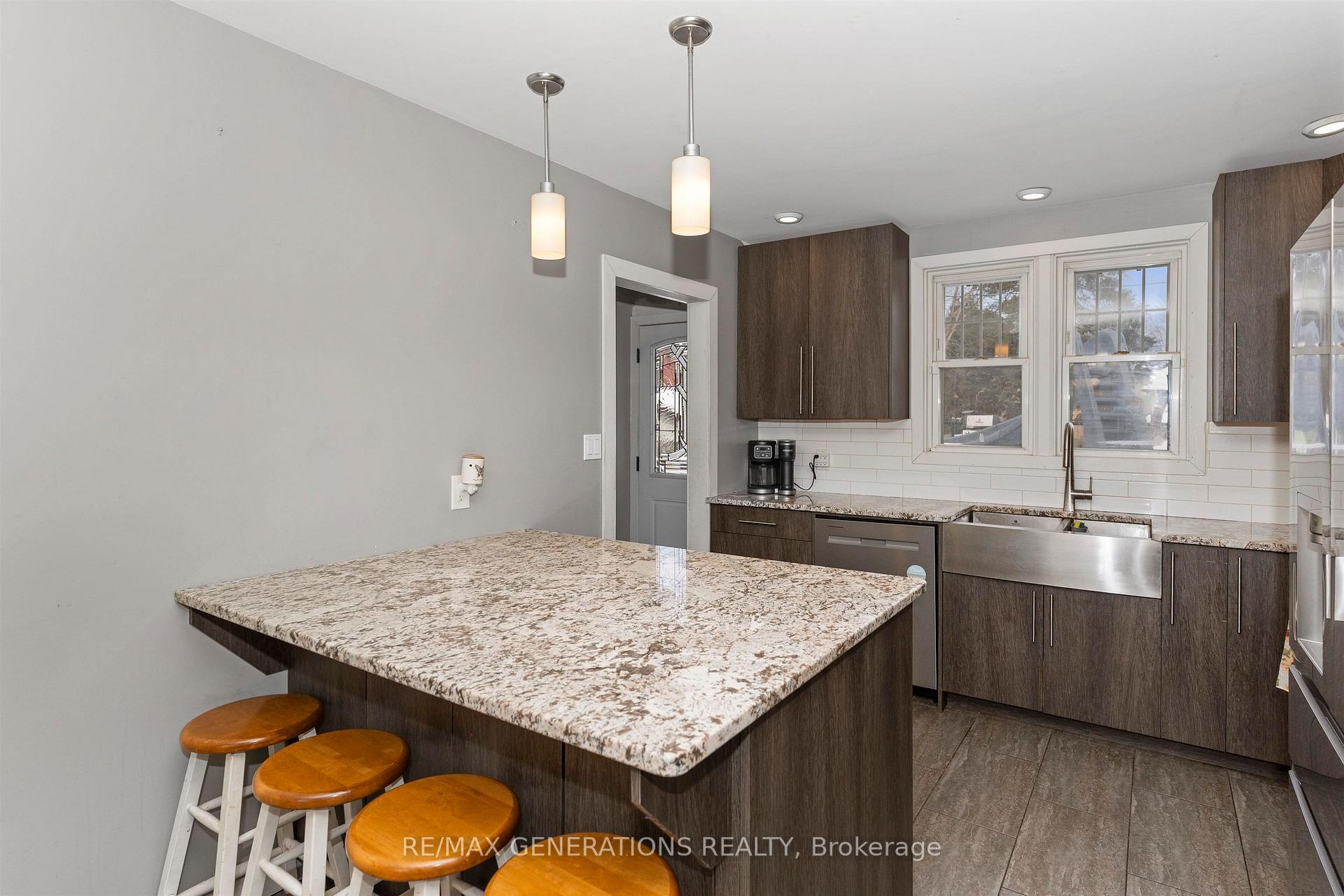 Photo 13 of 1417 Hamilton Avenue, Thunder Bay, Hyde Park — HOMEH