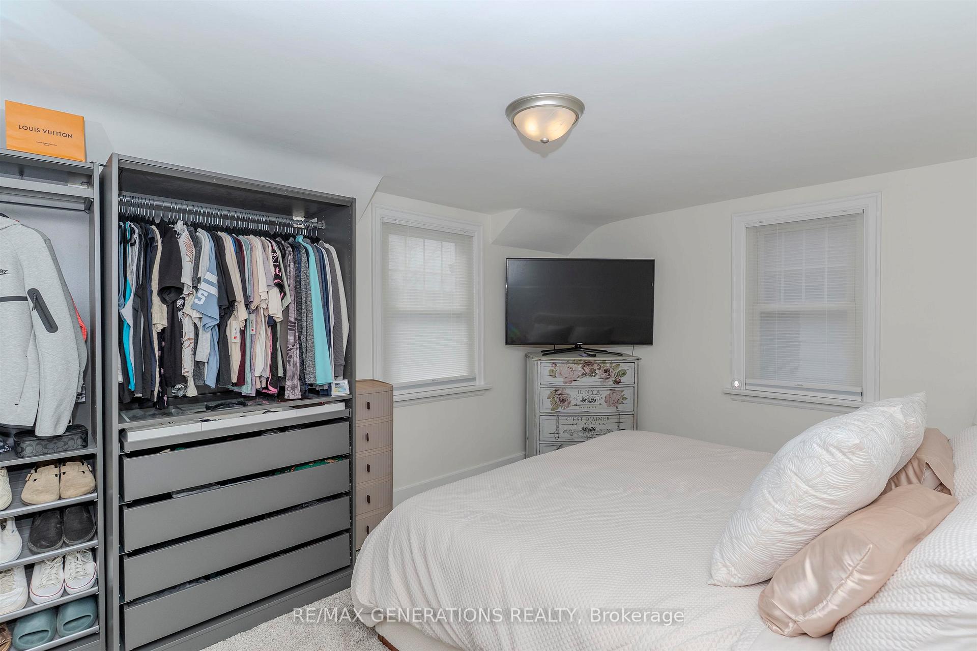 Photo 18 of 1417 Hamilton Avenue, Thunder Bay, Hyde Park — HOMEH