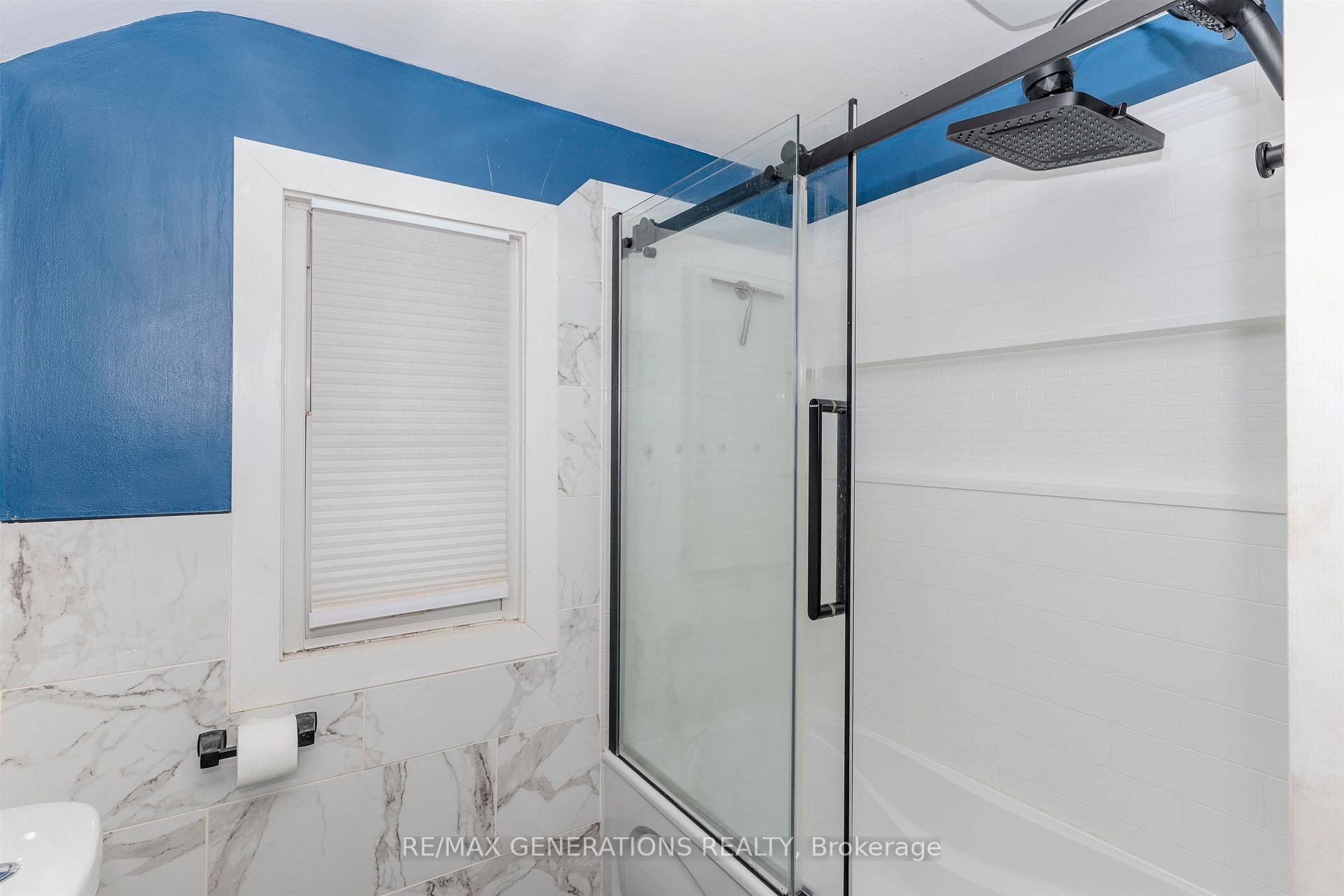 Photo 24 of 1417 Hamilton Avenue, Thunder Bay, Hyde Park — HOMEH