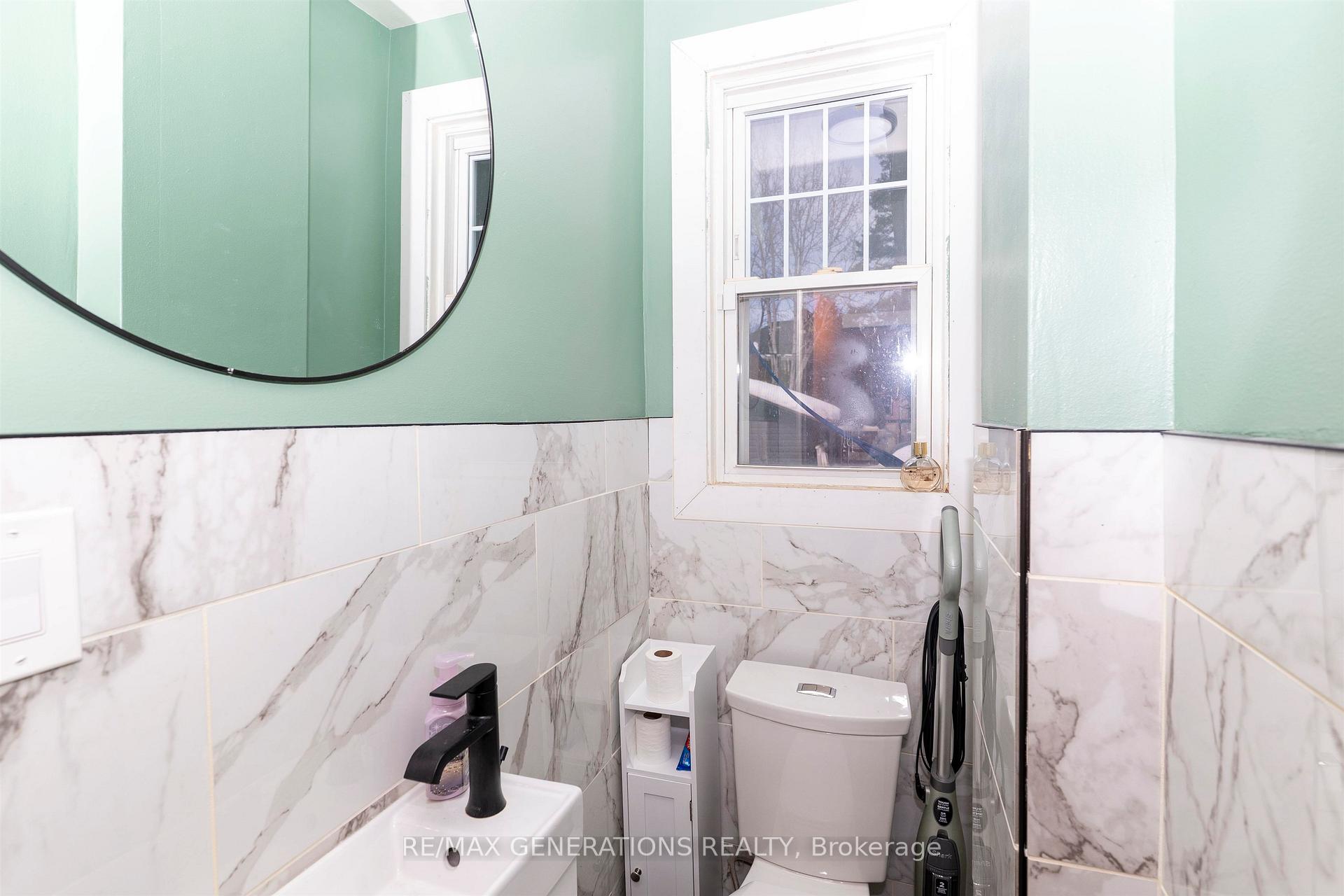 Photo 32 of 1417 Hamilton Avenue, Thunder Bay, Hyde Park — HOMEH