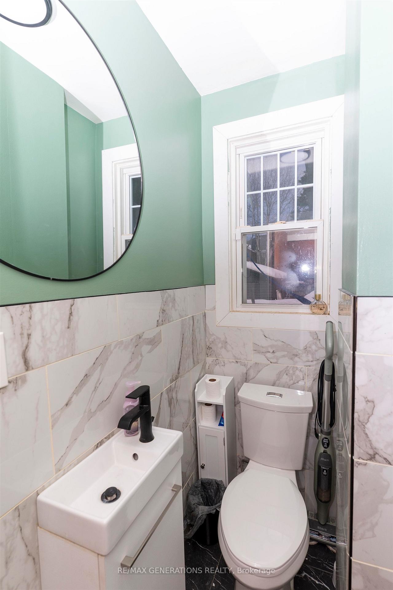 Photo 33 of 1417 Hamilton Avenue, Thunder Bay, Hyde Park — HOMEH