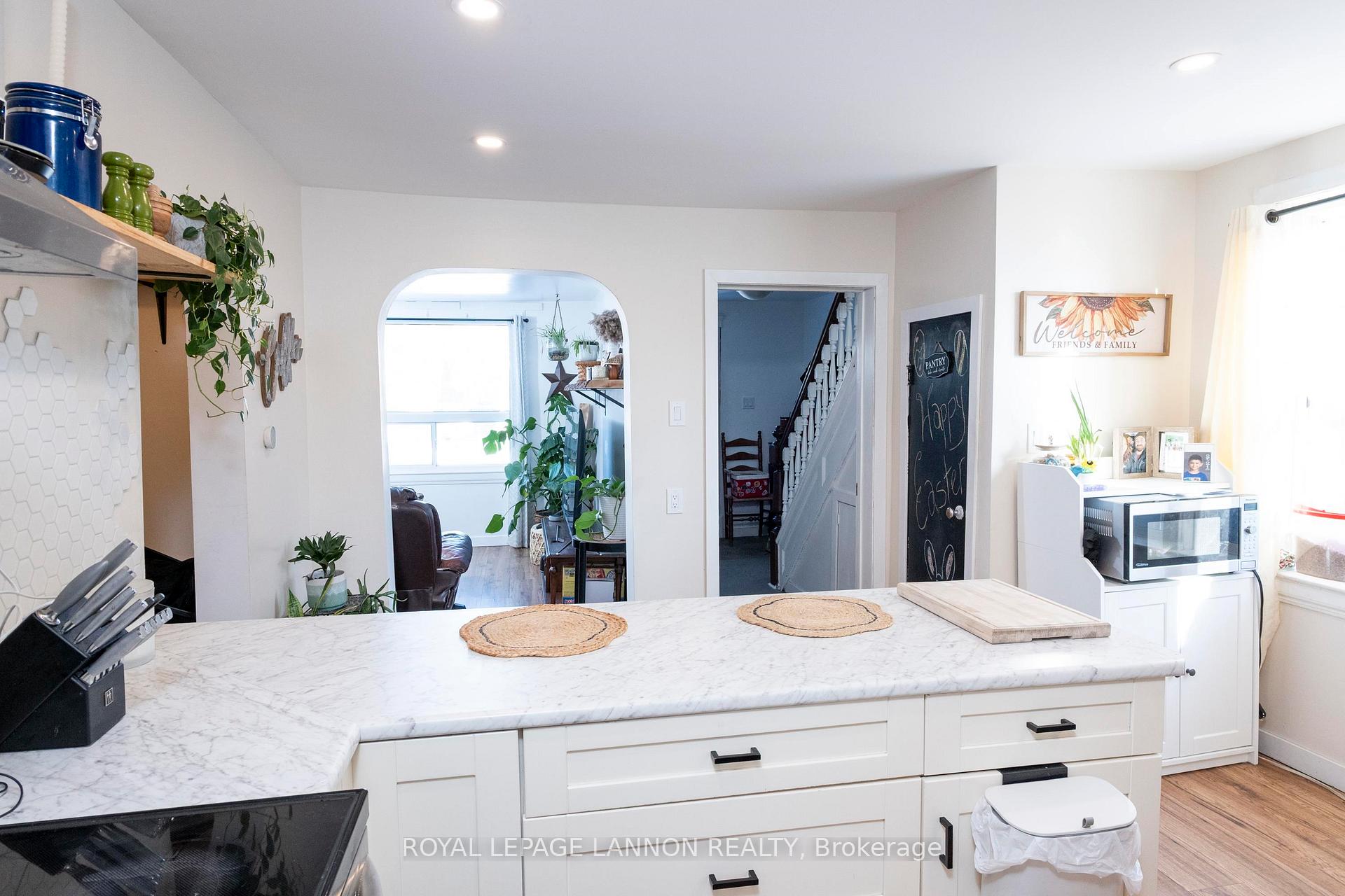 Photo 10 of 415 Archibald Street S, Thunder Bay, Hyde Park — HOMEH