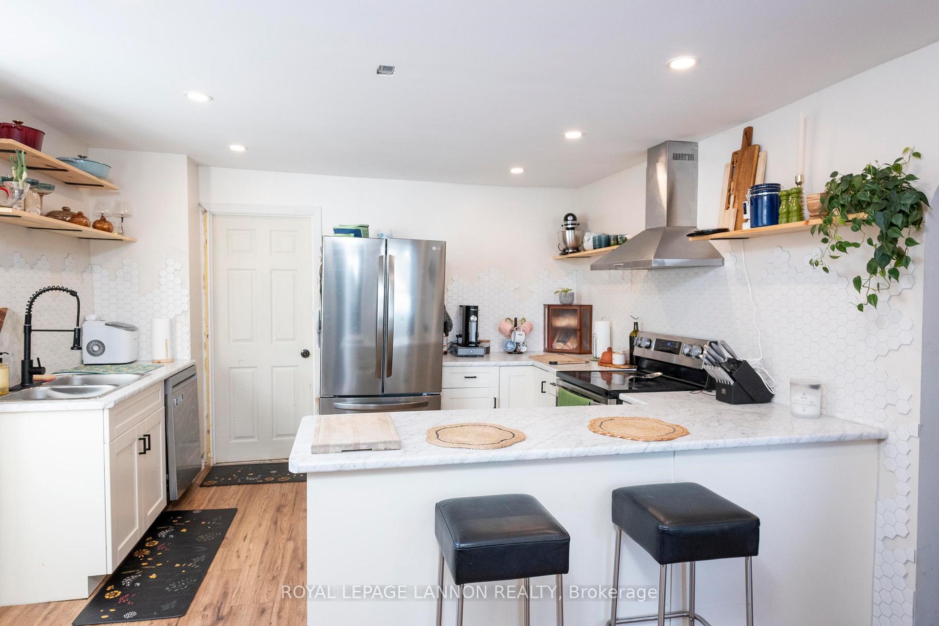 Photo 11 of 415 Archibald Street S, Thunder Bay, Hyde Park — HOMEH