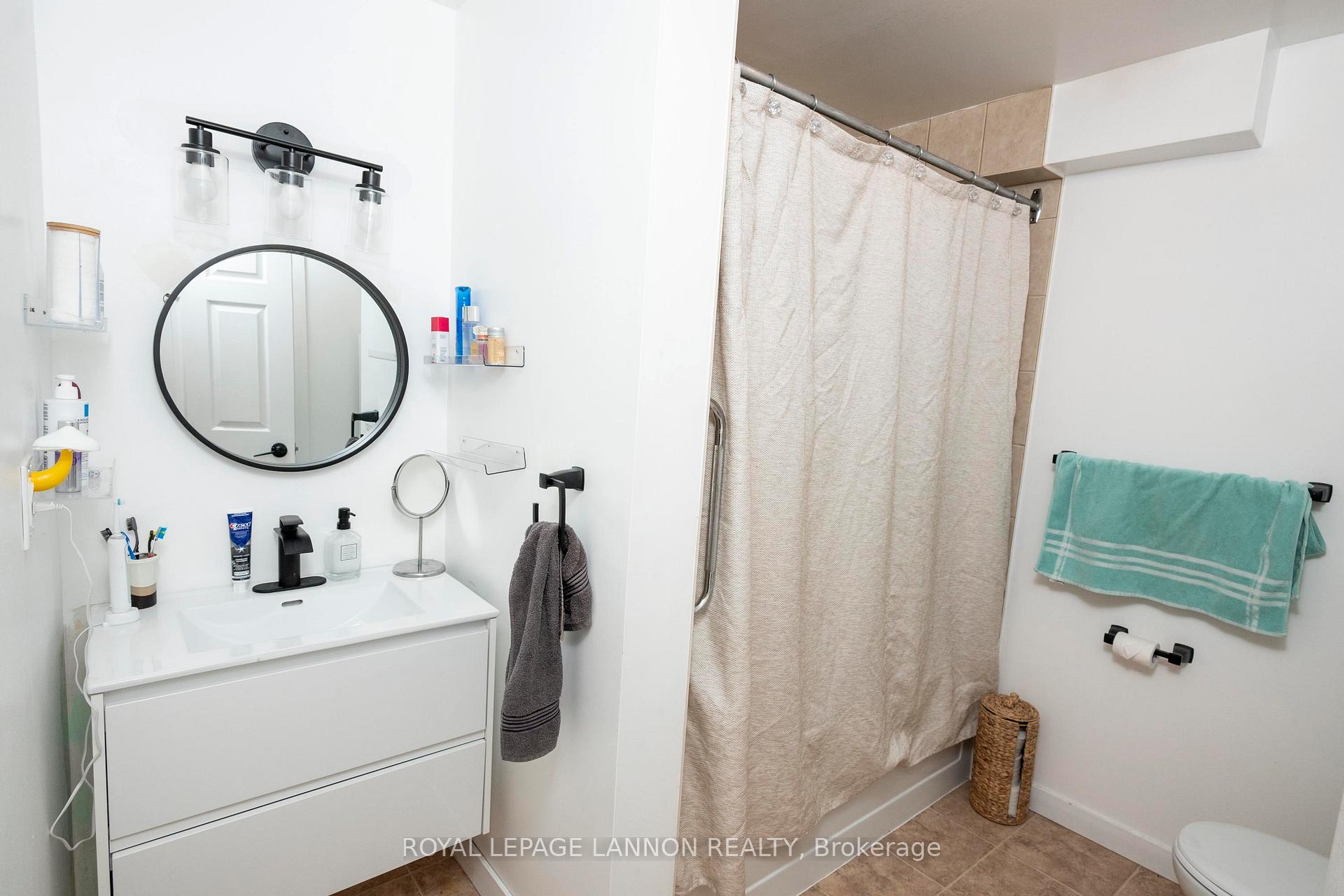 Photo 29 of 415 Archibald Street S, Thunder Bay, Hyde Park — HOMEH