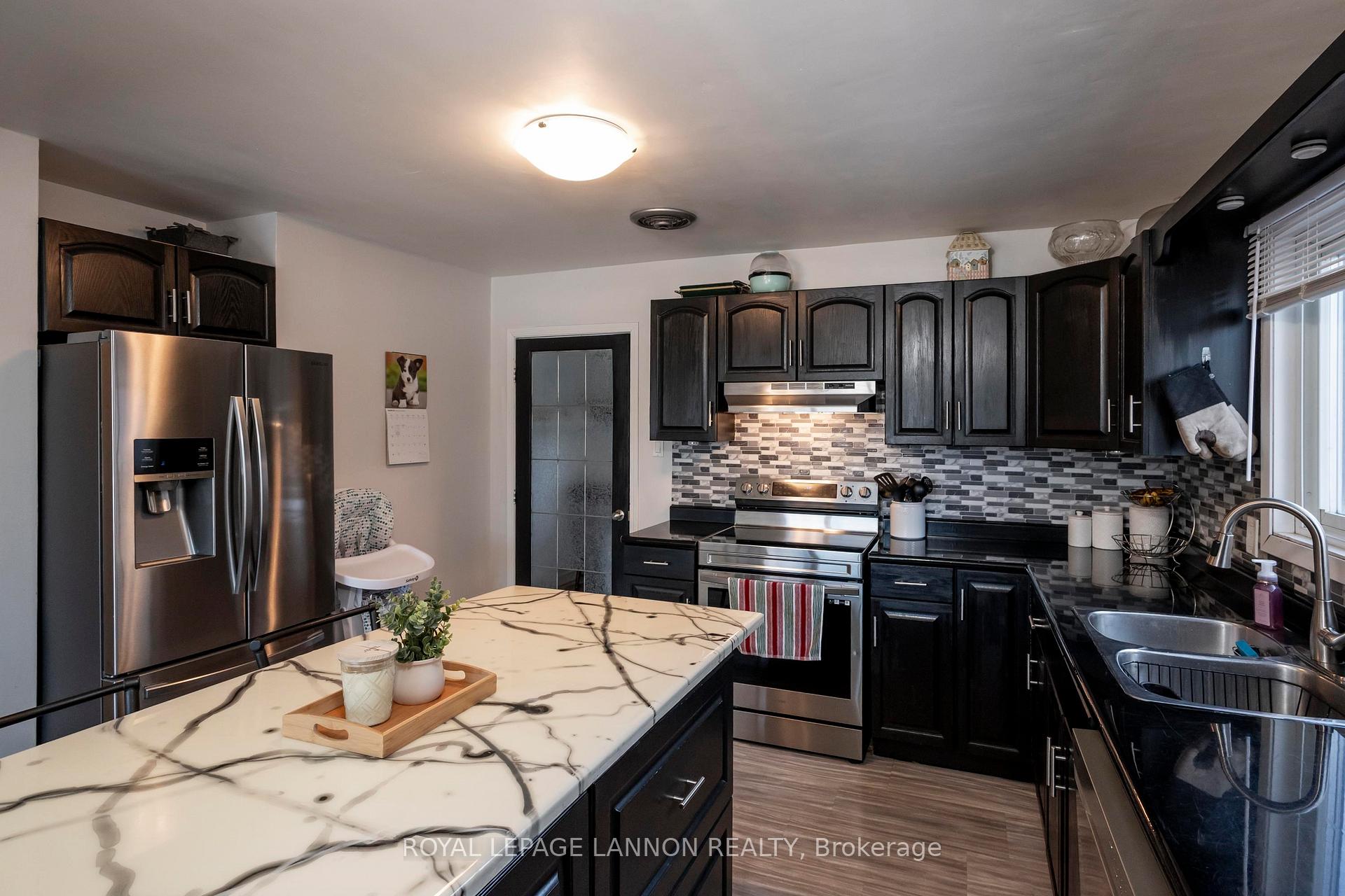 Photo 7 of 131 Carl Avenue, Thunder Bay, John Street North — HOMEH