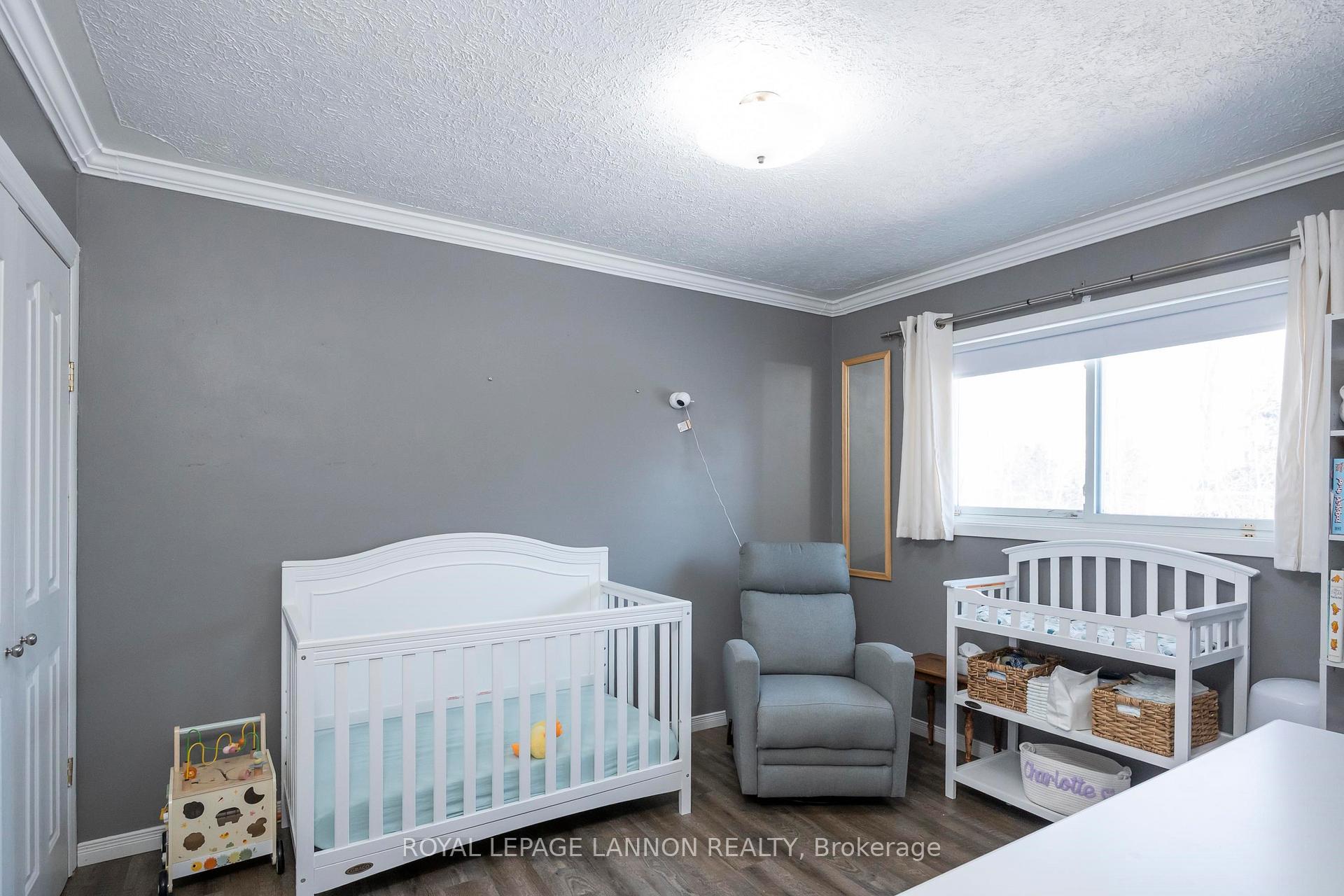 Photo 15 of 131 Carl Avenue, Thunder Bay, John Street North — HOMEH