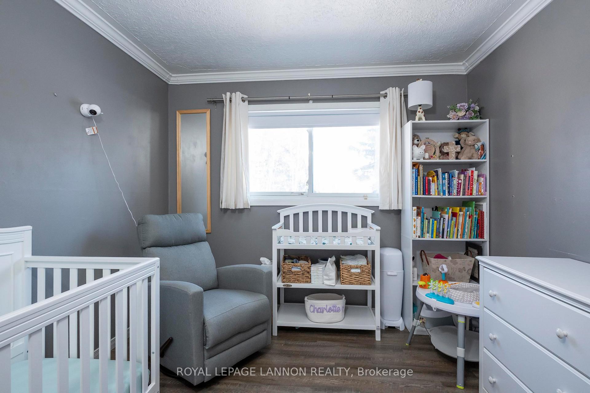 Photo 16 of 131 Carl Avenue, Thunder Bay, John Street North — HOMEH