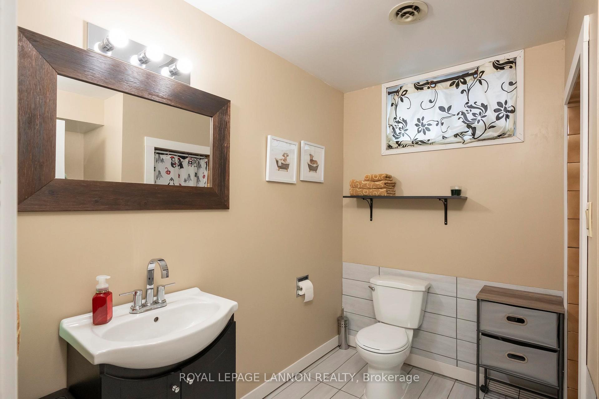 Photo 30 of 131 Carl Avenue, Thunder Bay, John Street North — HOMEH
