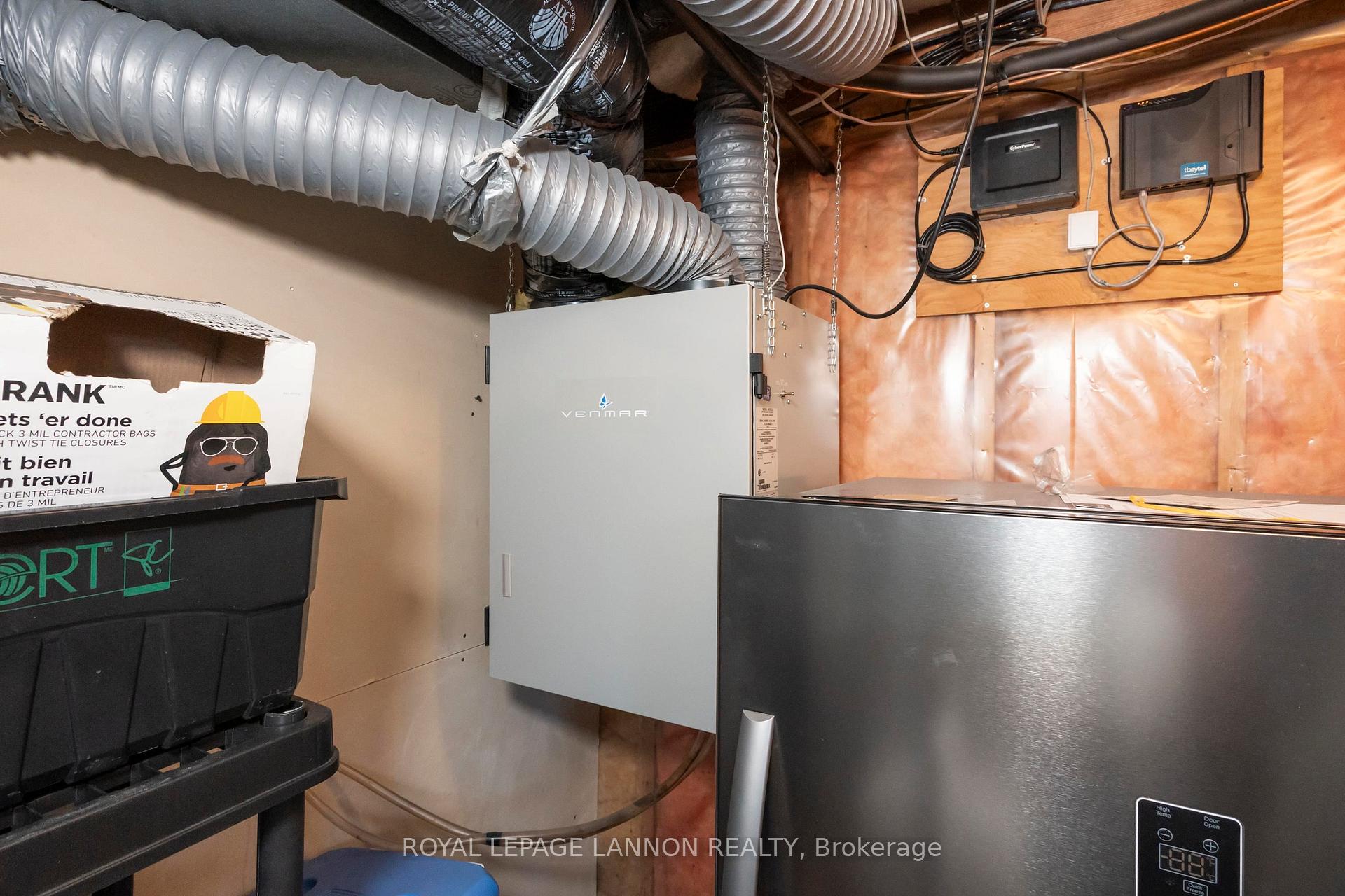Photo 34 of 131 Carl Avenue, Thunder Bay, John Street North — HOMEH