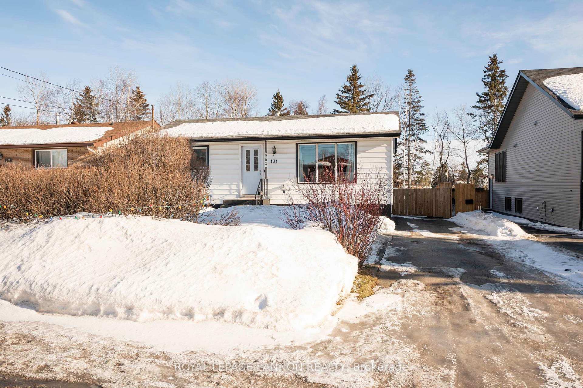 Photo 36 of 131 Carl Avenue, Thunder Bay, John Street North — HOMEH