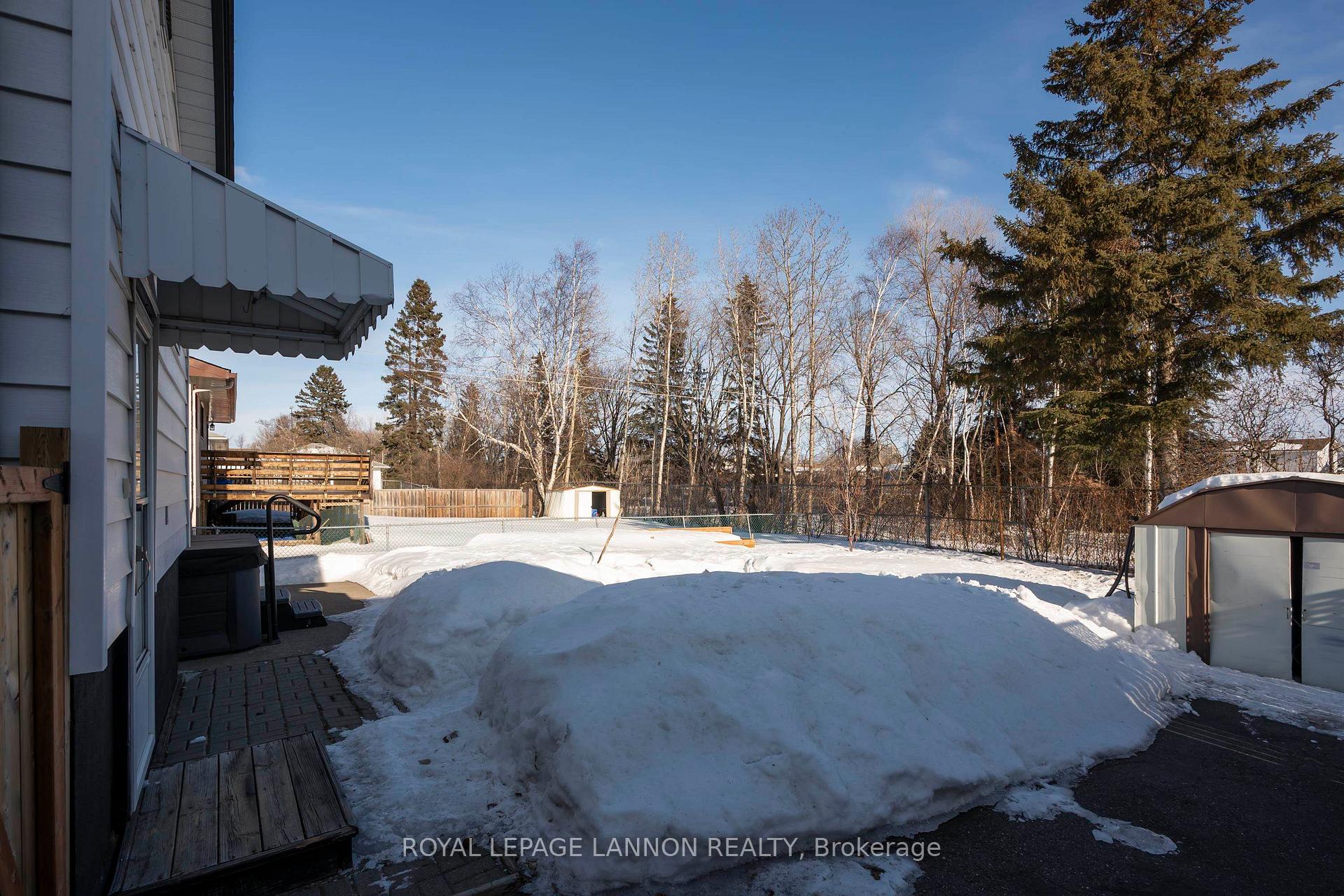 Photo 39 of 131 Carl Avenue, Thunder Bay, John Street North — HOMEH