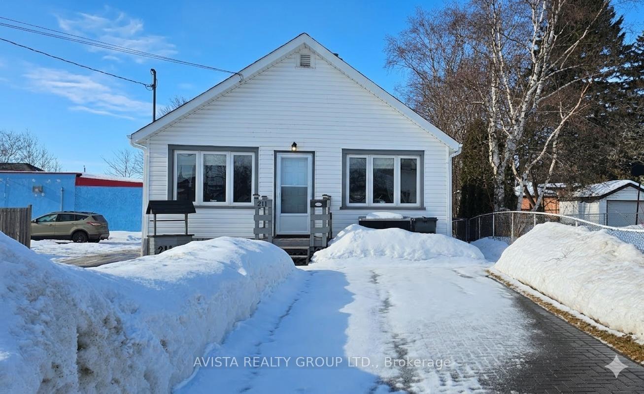 Photo 2 of 211 McCulloch St, Thunder Bay, Court / Cumberland — HOMEH