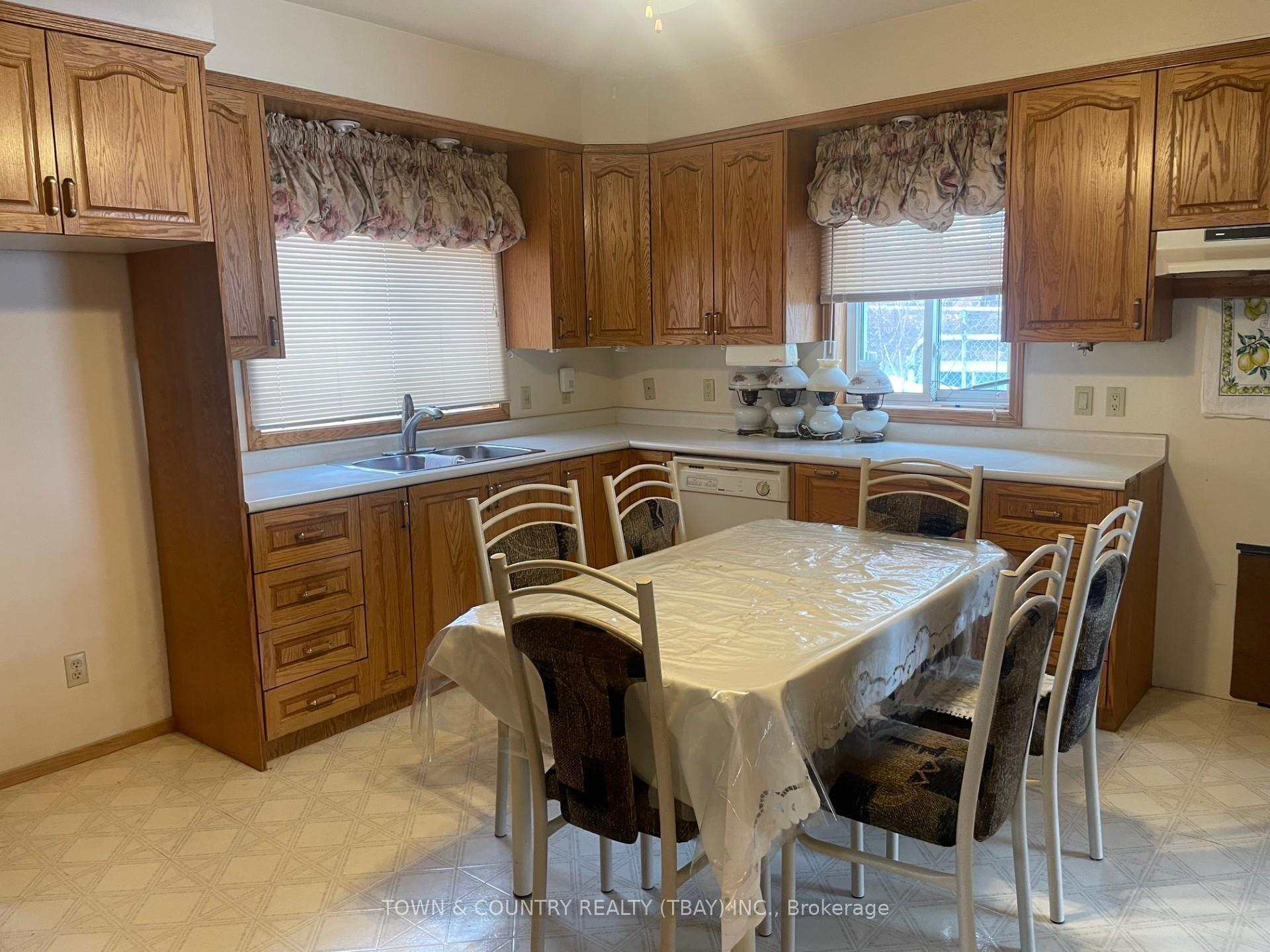 Photo 3 of 229 Villa Street, Thunder Bay, Court / Cumberland — HOMEH