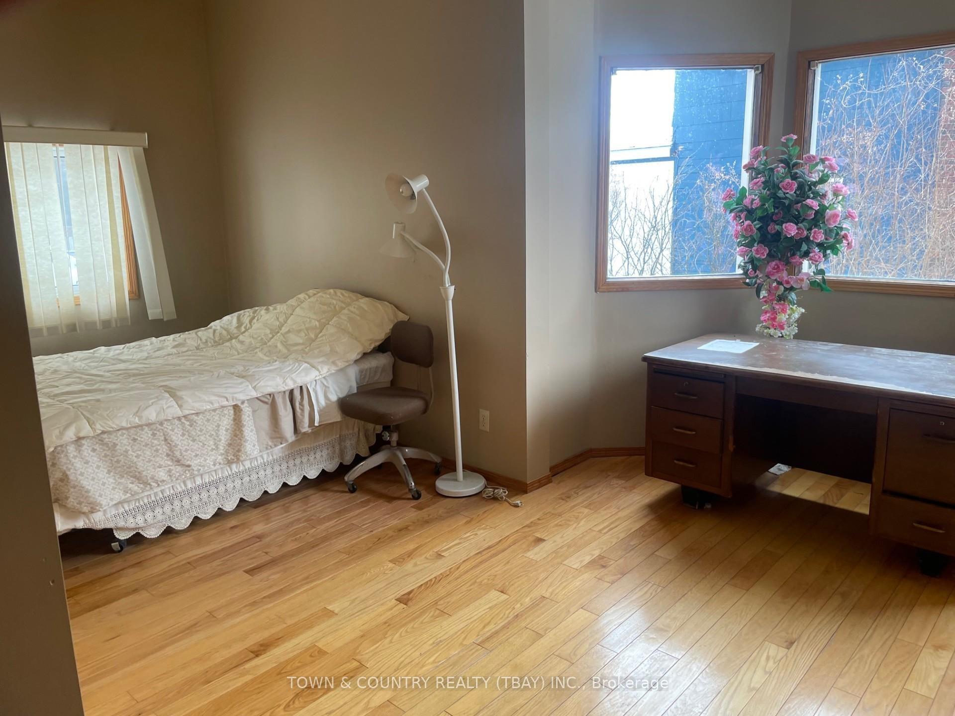 Photo 5 of 229 Villa Street, Thunder Bay, Court / Cumberland — HOMEH