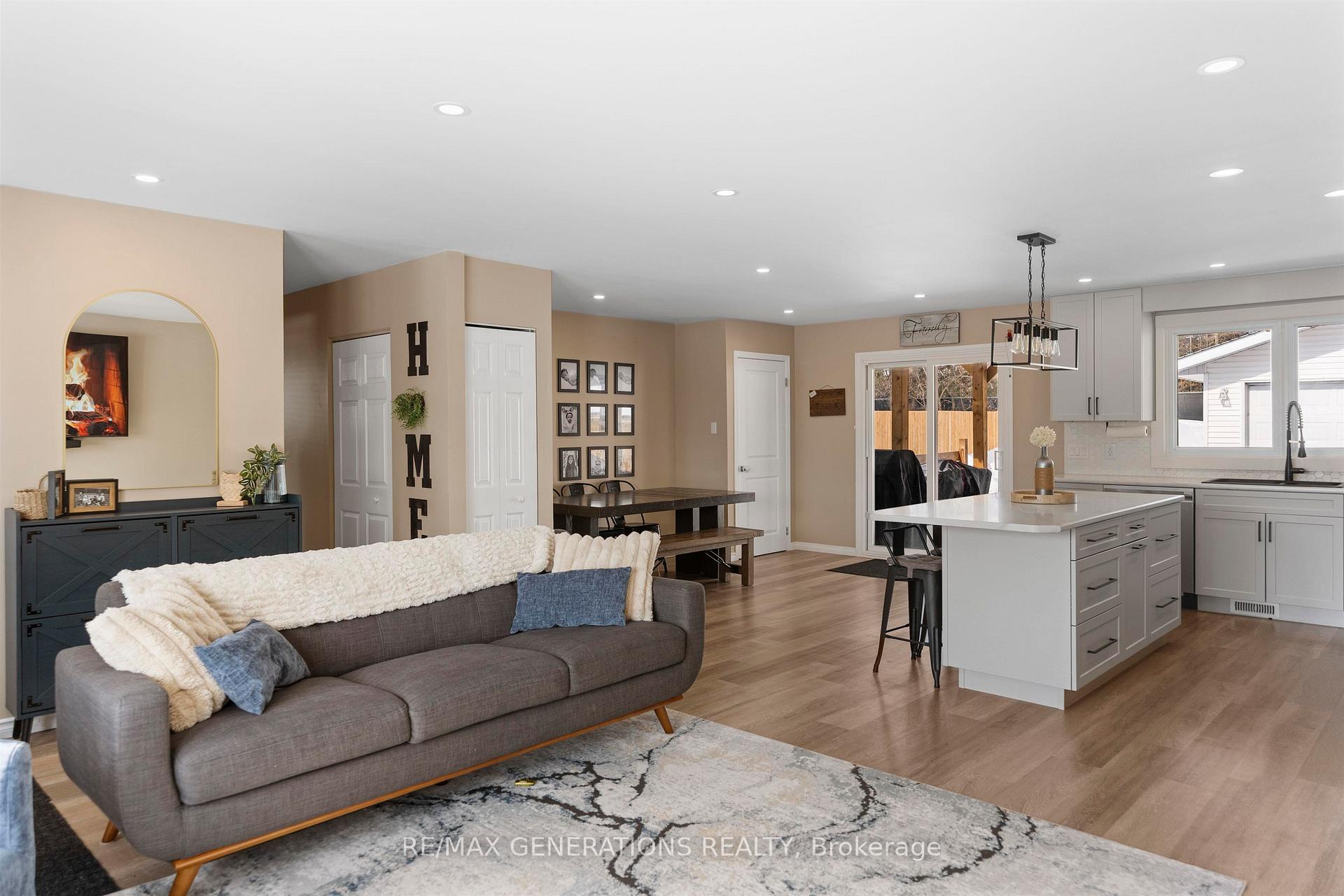 Photo 2 of 153 Fairbank Crescent, Thunder Bay, River Terrace — HOMEH