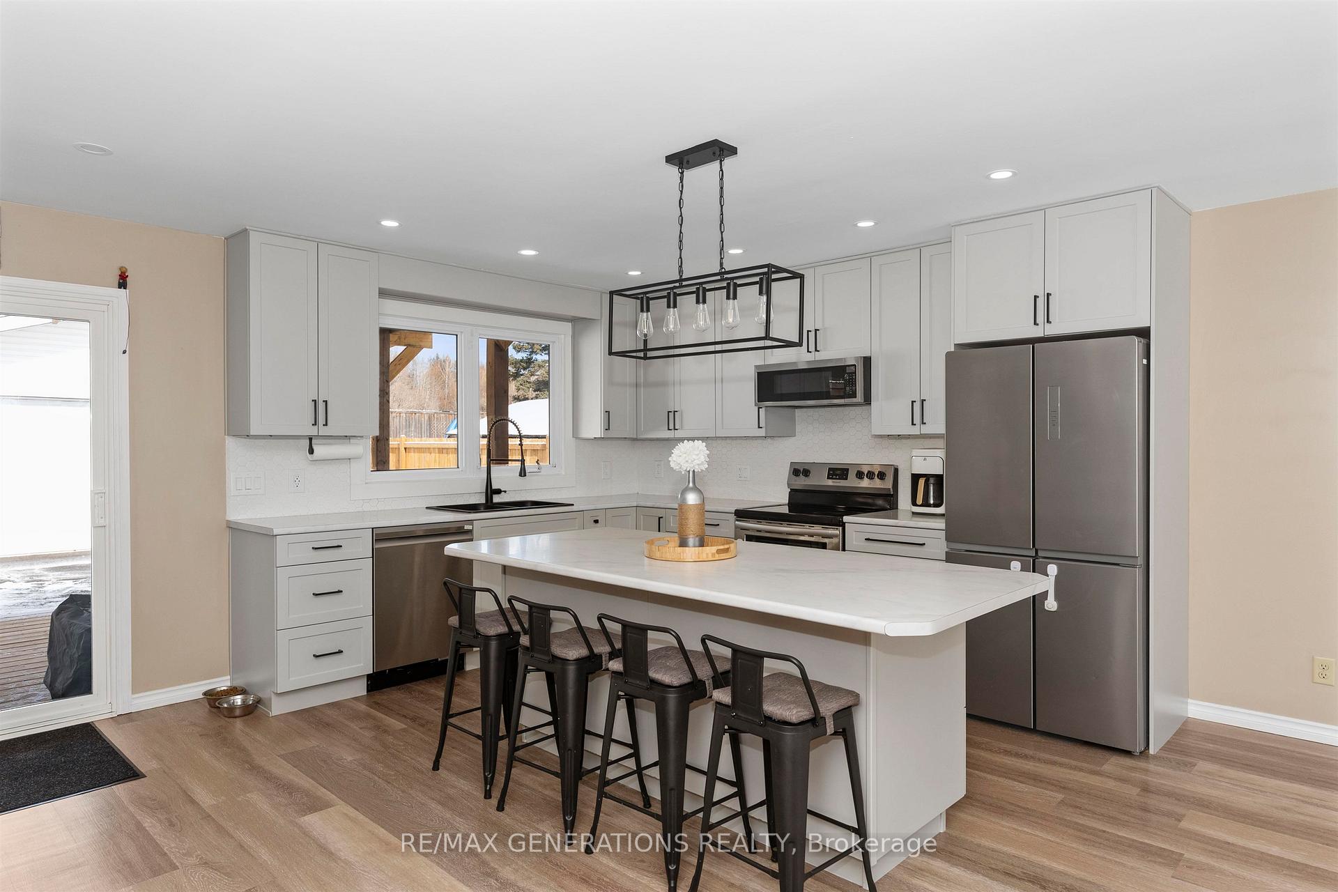 Photo 5 of 153 Fairbank Crescent, Thunder Bay, River Terrace — HOMEH