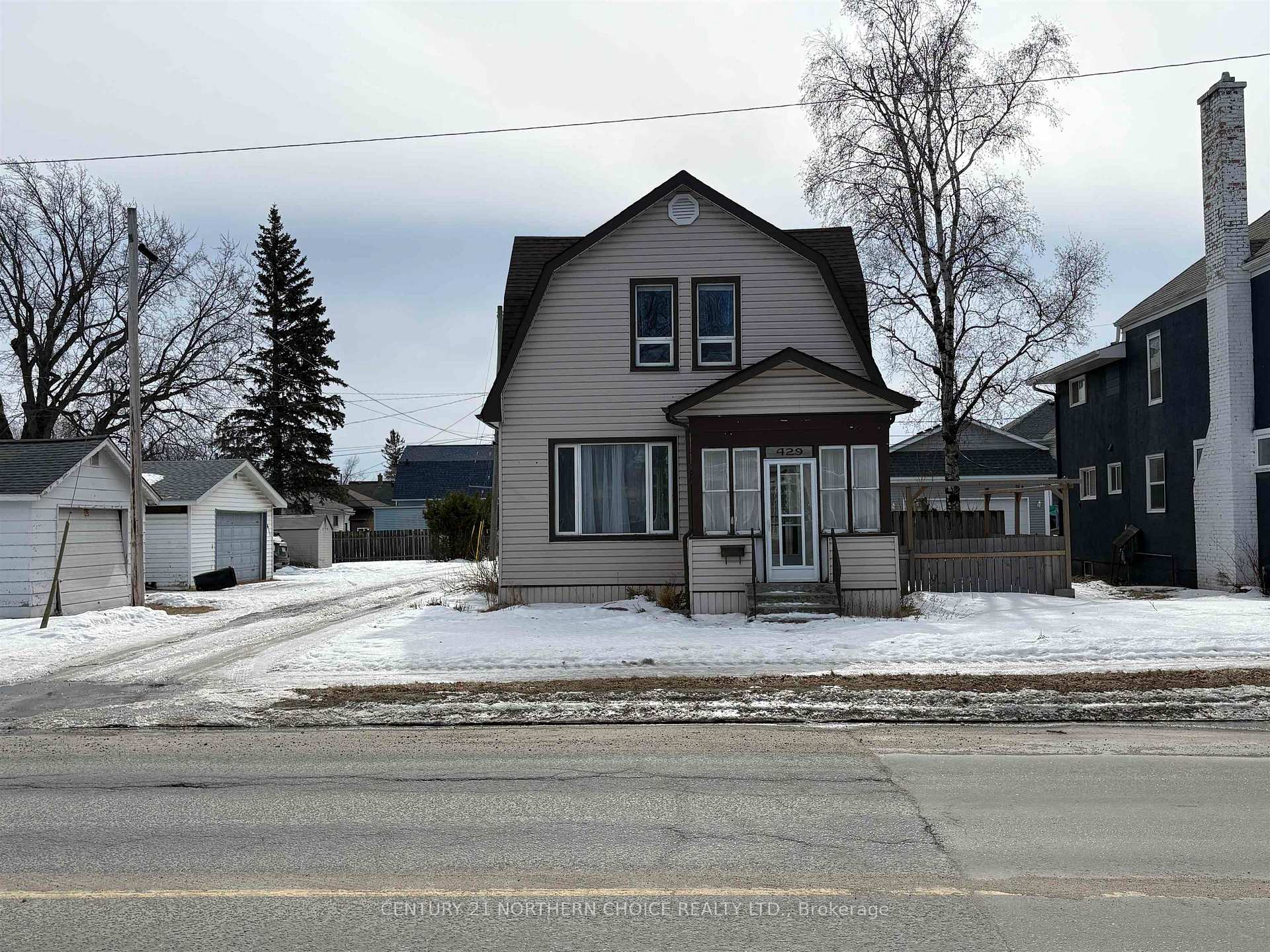 Photo 2 of 429 Second Street E, Fort Frances — HOMEH
