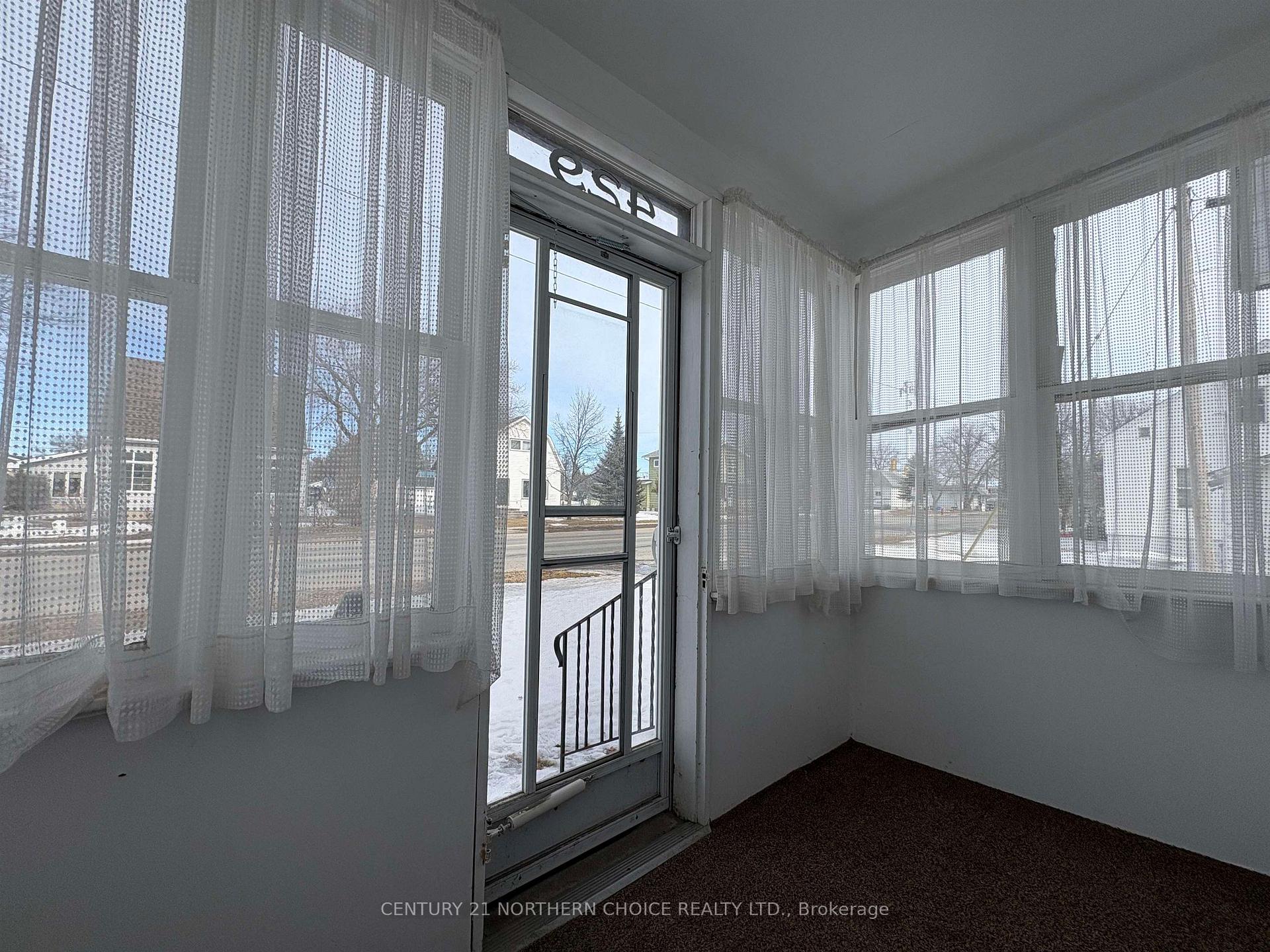 Photo 3 of 429 Second Street E, Fort Frances — HOMEH