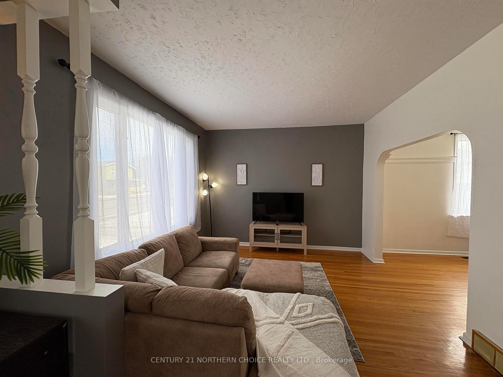 Photo 8 of 429 Second Street E, Fort Frances — HOMEH