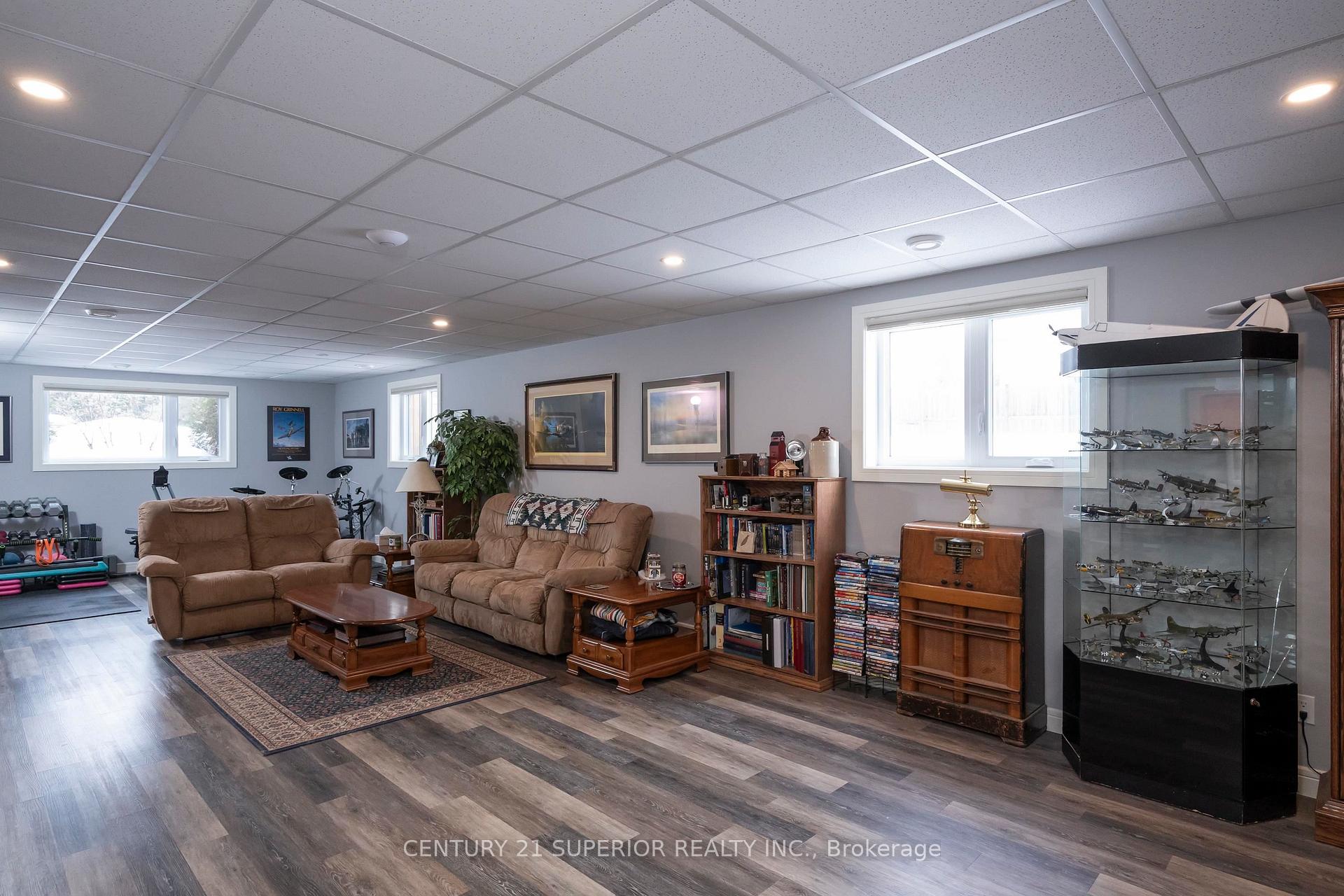 Photo 25 of 1944 Rosslyn Road, Thunder Bay, Rosslyn Road — HOMEH