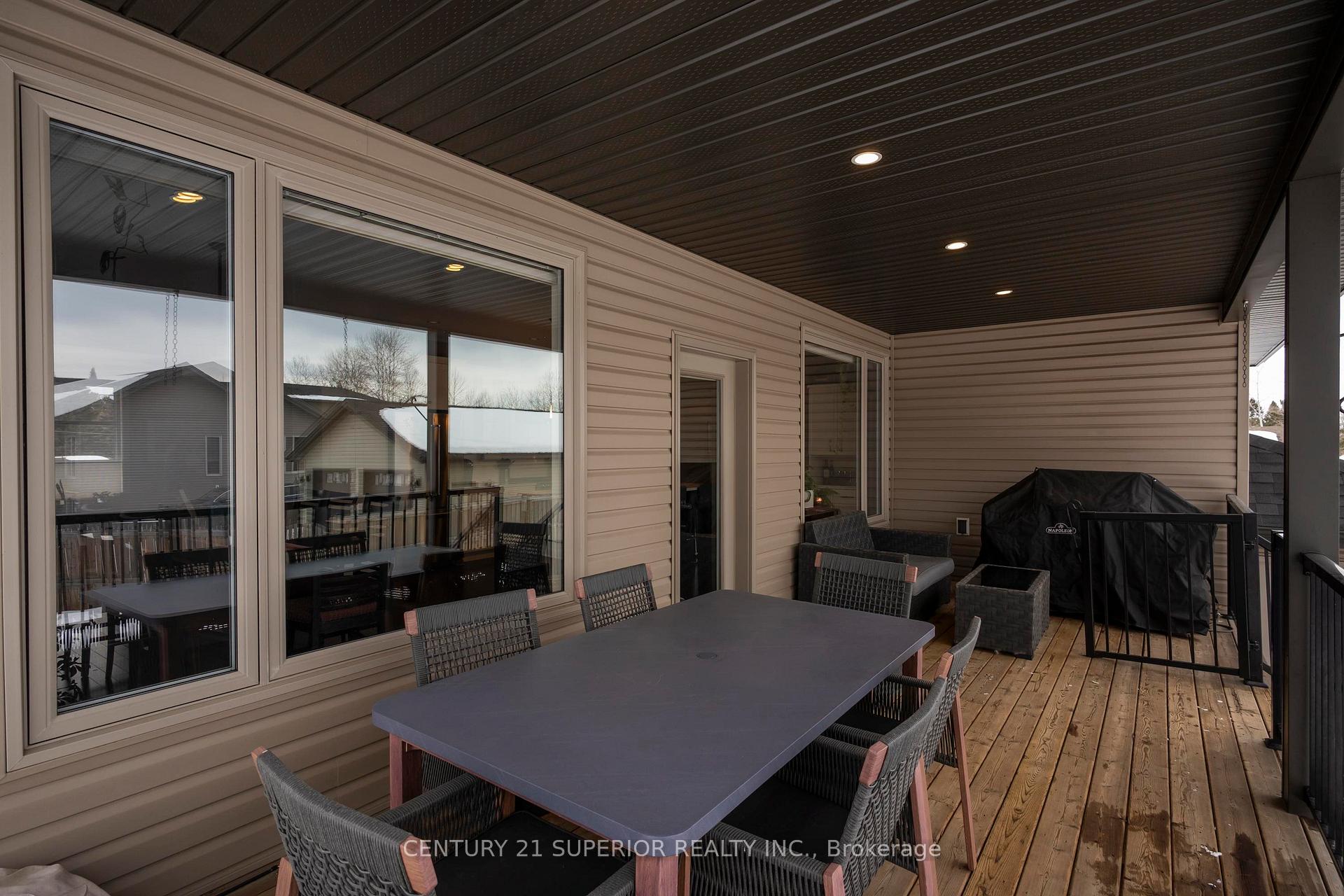 Photo 43 of 1944 Rosslyn Road, Thunder Bay, Rosslyn Road — HOMEH