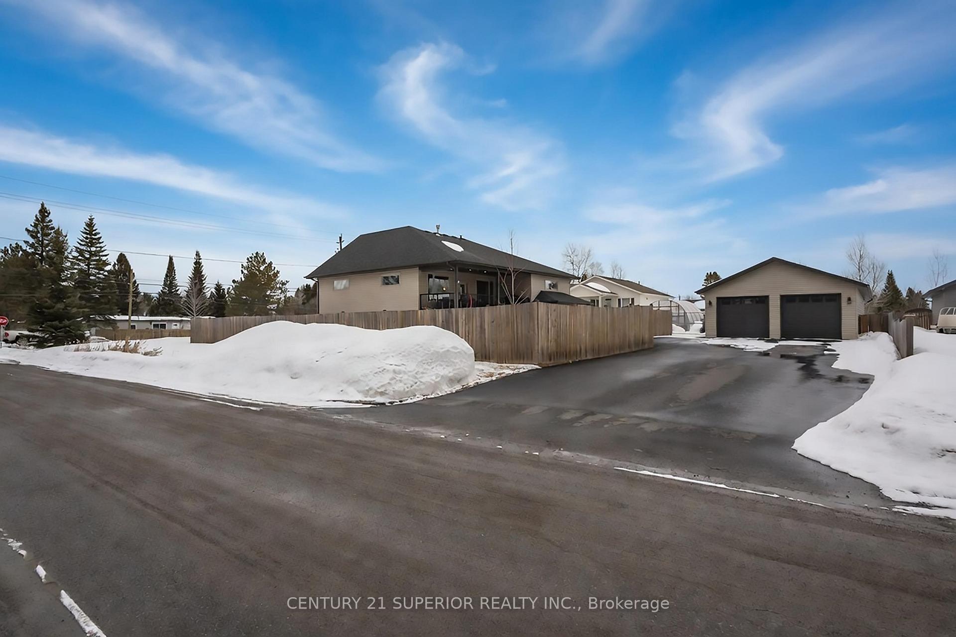 Photo 50 of 1944 Rosslyn Road, Thunder Bay, Rosslyn Road — HOMEH