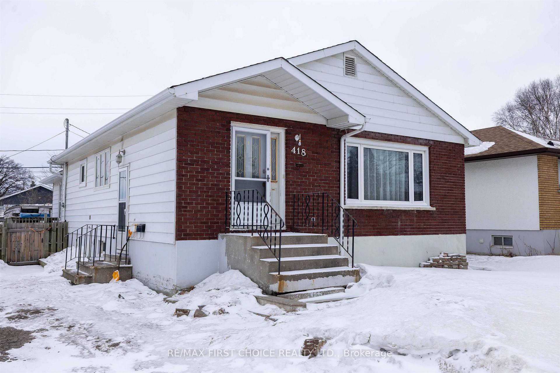 Front of 418 Edward Street N