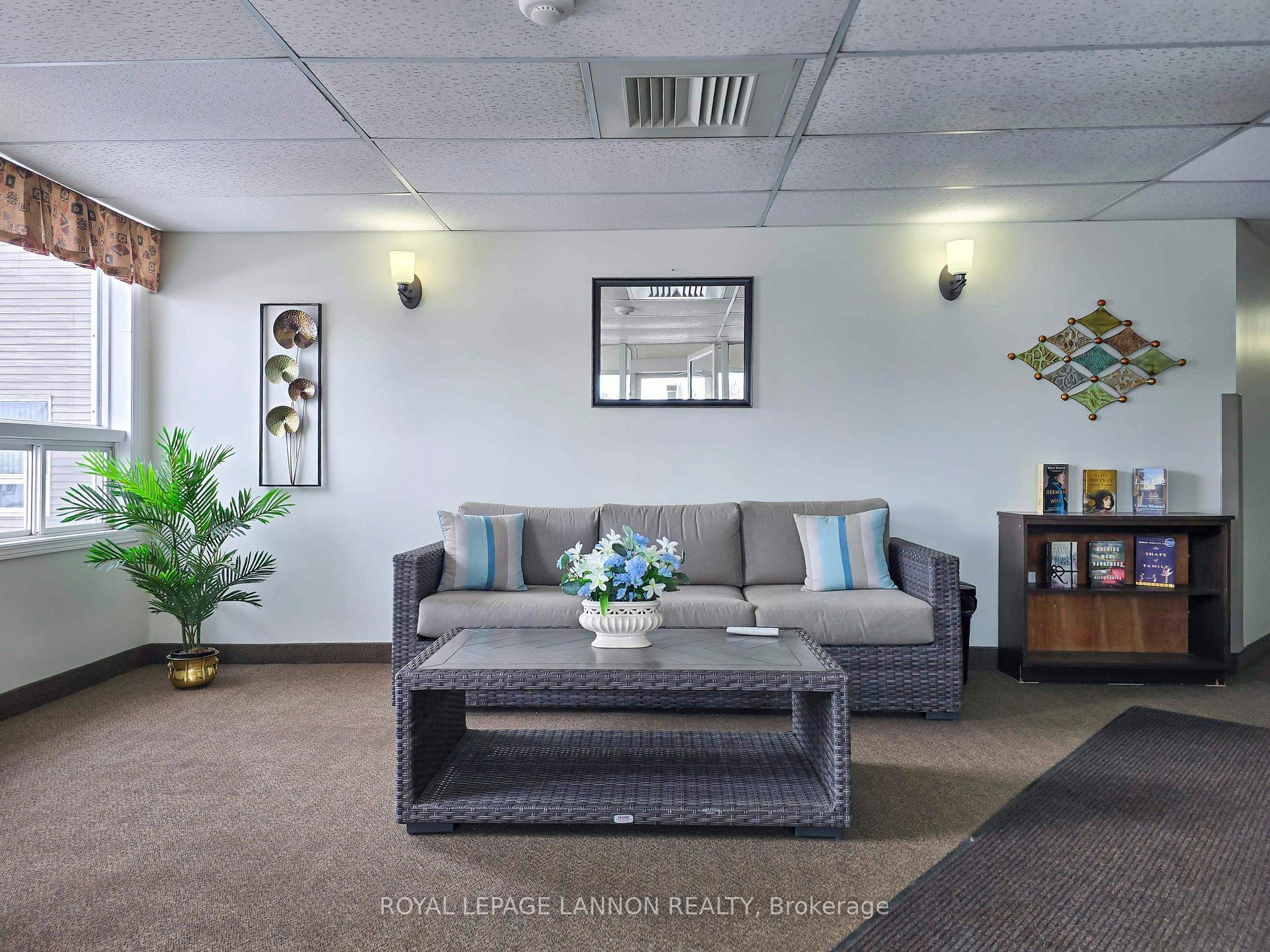 Photo 3 of Unit #304, 1703 Victoria Avenue E, Thunder Bay, McKeller Park — HOMEH