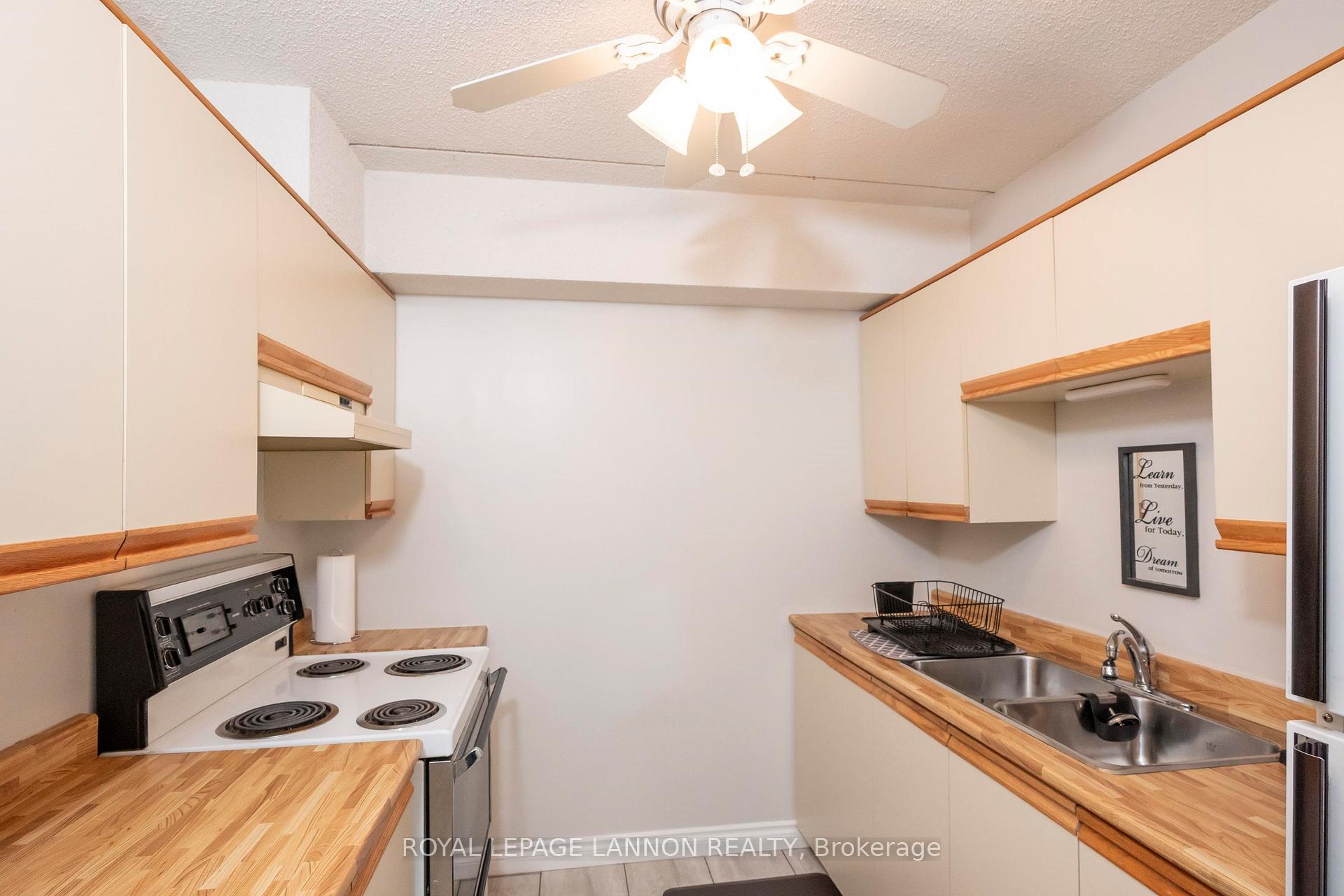 Photo 9 of Unit #304, 1703 Victoria Avenue E, Thunder Bay, McKeller Park — HOMEH