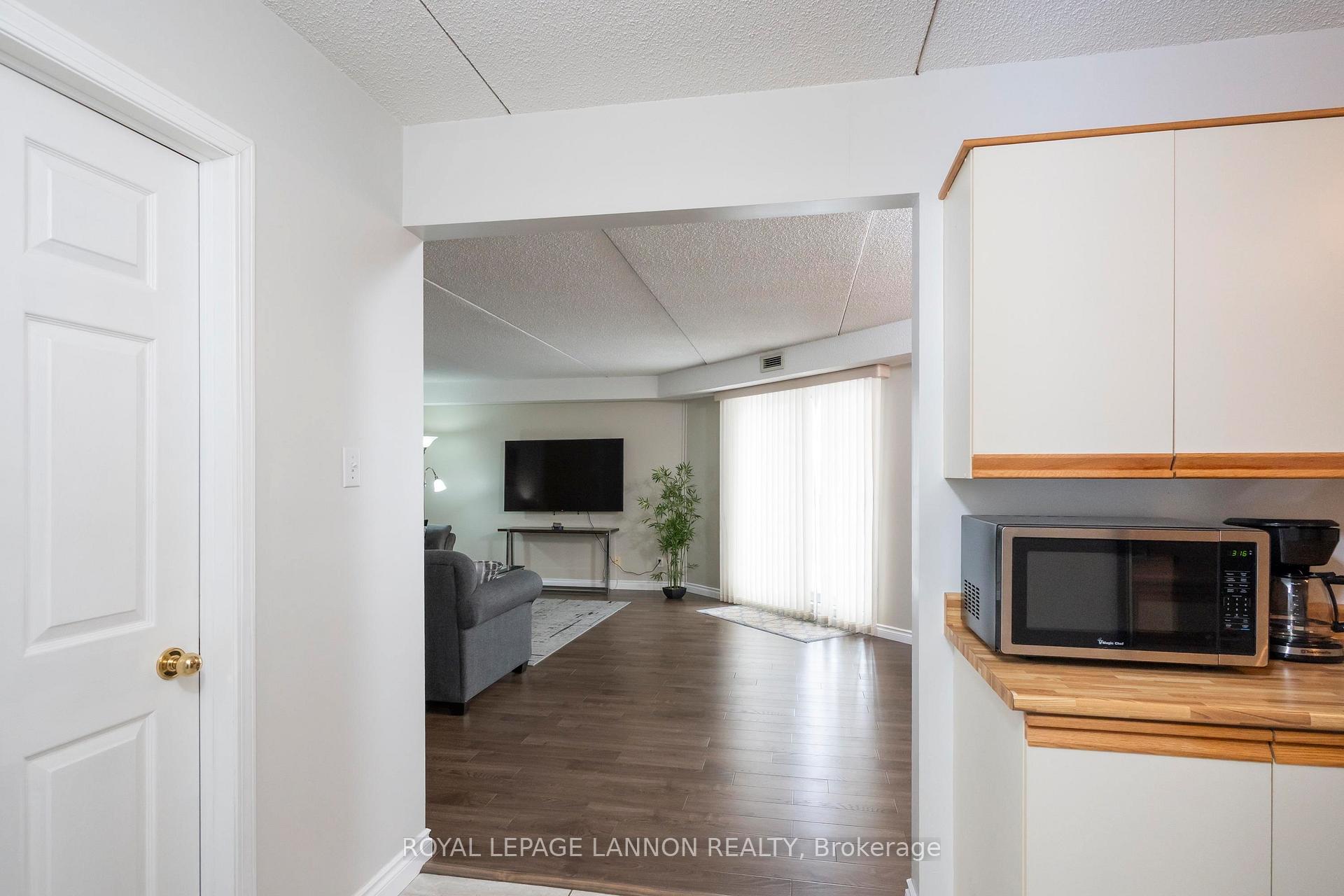 Photo 12 of Unit #304, 1703 Victoria Avenue E, Thunder Bay, McKeller Park — HOMEH
