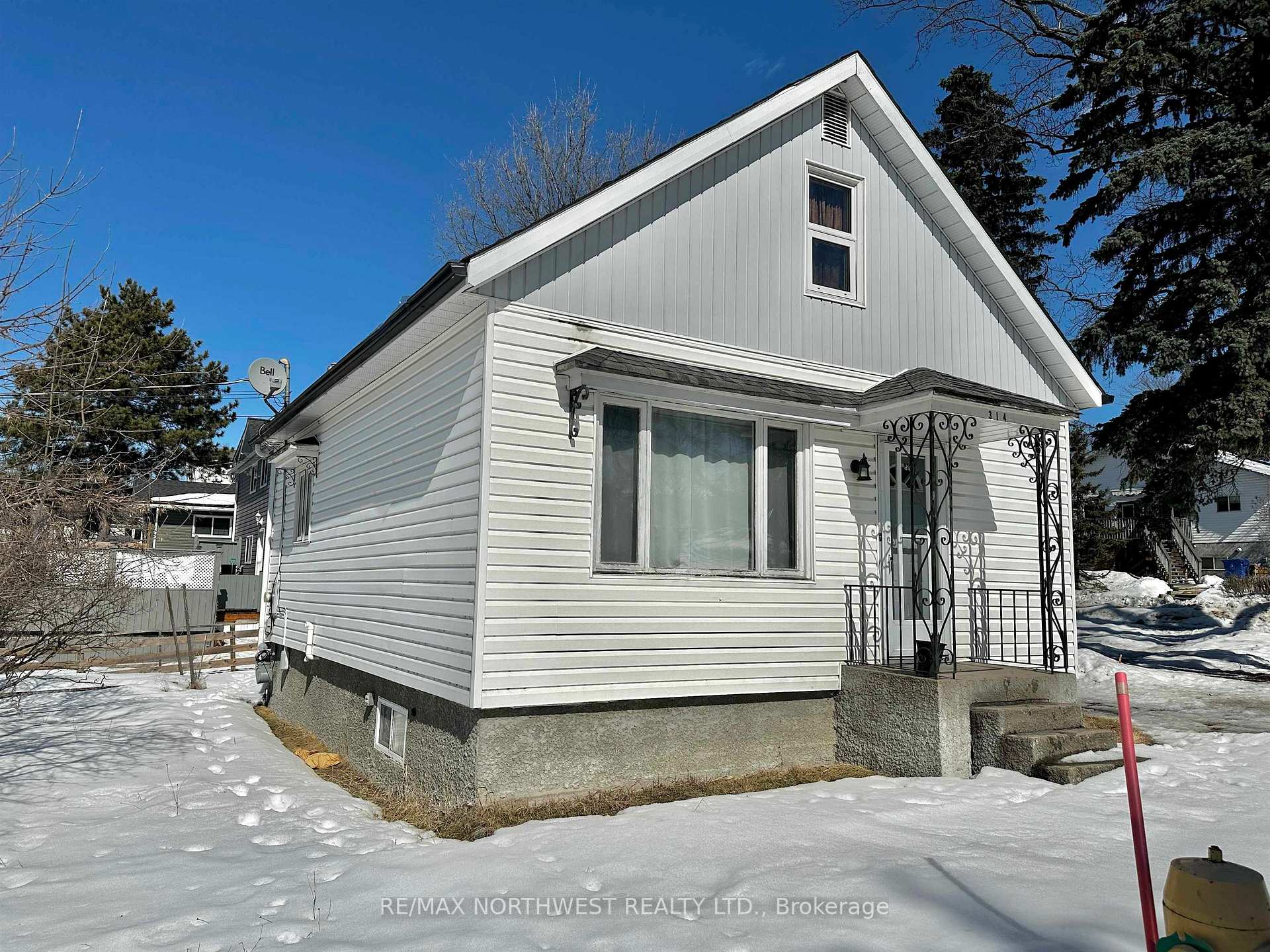 Photo 2 of 314 Seventh Street S, Kenora, Lakeside — HOMEH
