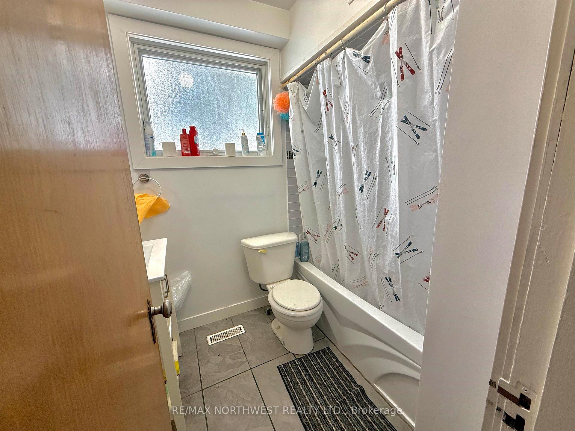 Photo 9 of 314 Seventh Street S, Kenora, Lakeside — HOMEH