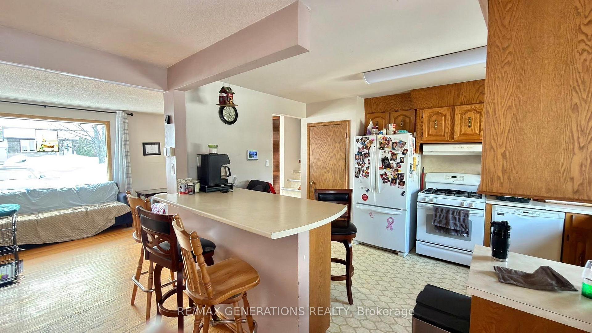 Photo 5 of 173 Hemlock Place, Thunder Bay, Northwood Park — HOMEH