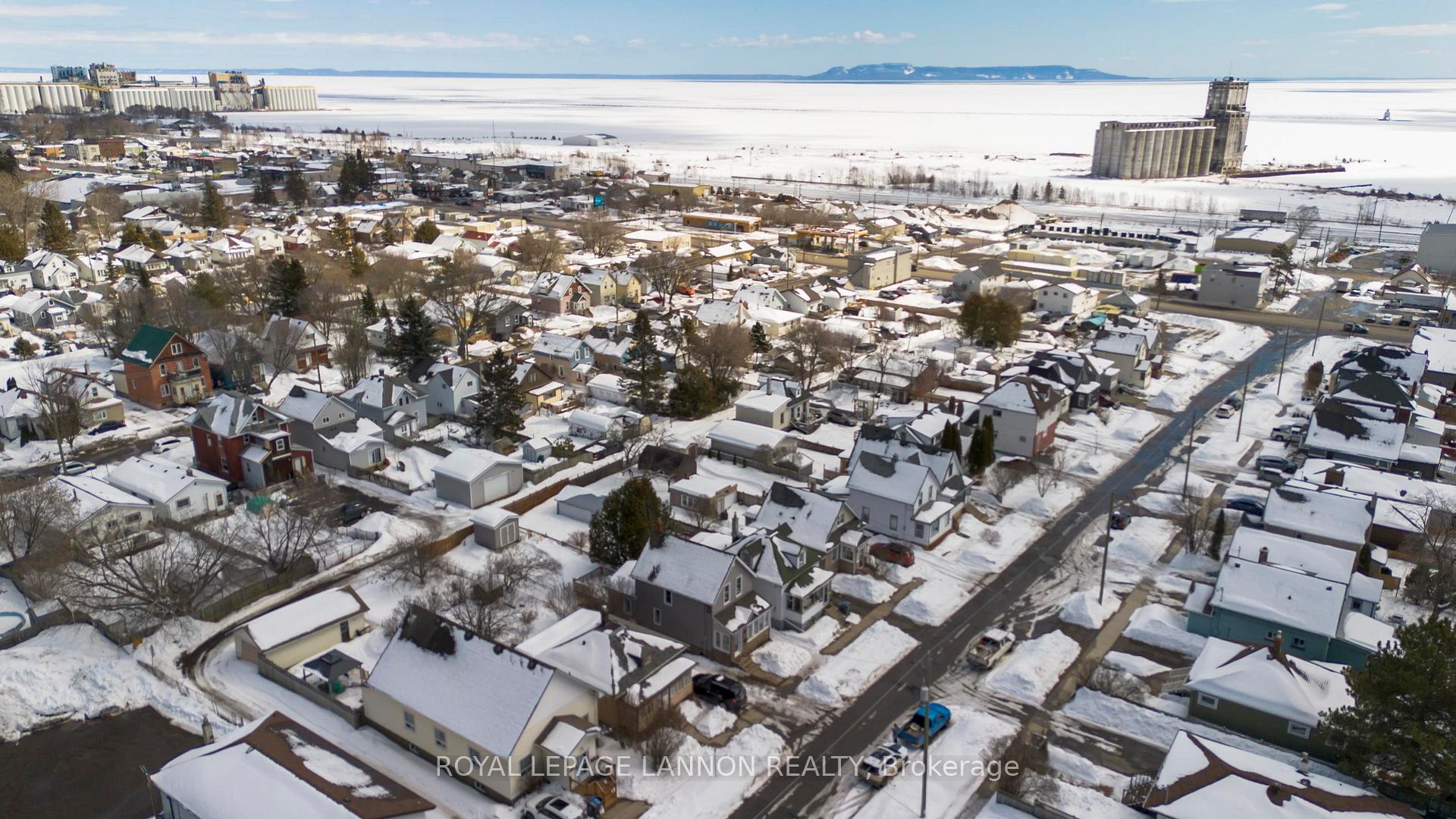 Photo 2 of 244 Van Horne St., Thunder Bay, Court / Cumberland — HOMEH