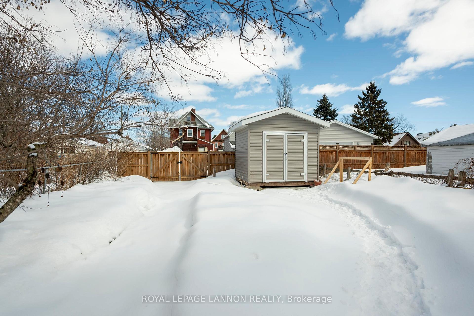 Photo 5 of 244 Van Horne St., Thunder Bay, Court / Cumberland — HOMEH