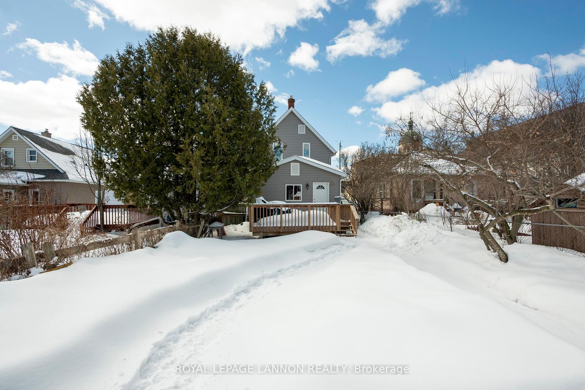 Photo 6 of 244 Van Horne St., Thunder Bay, Court / Cumberland — HOMEH