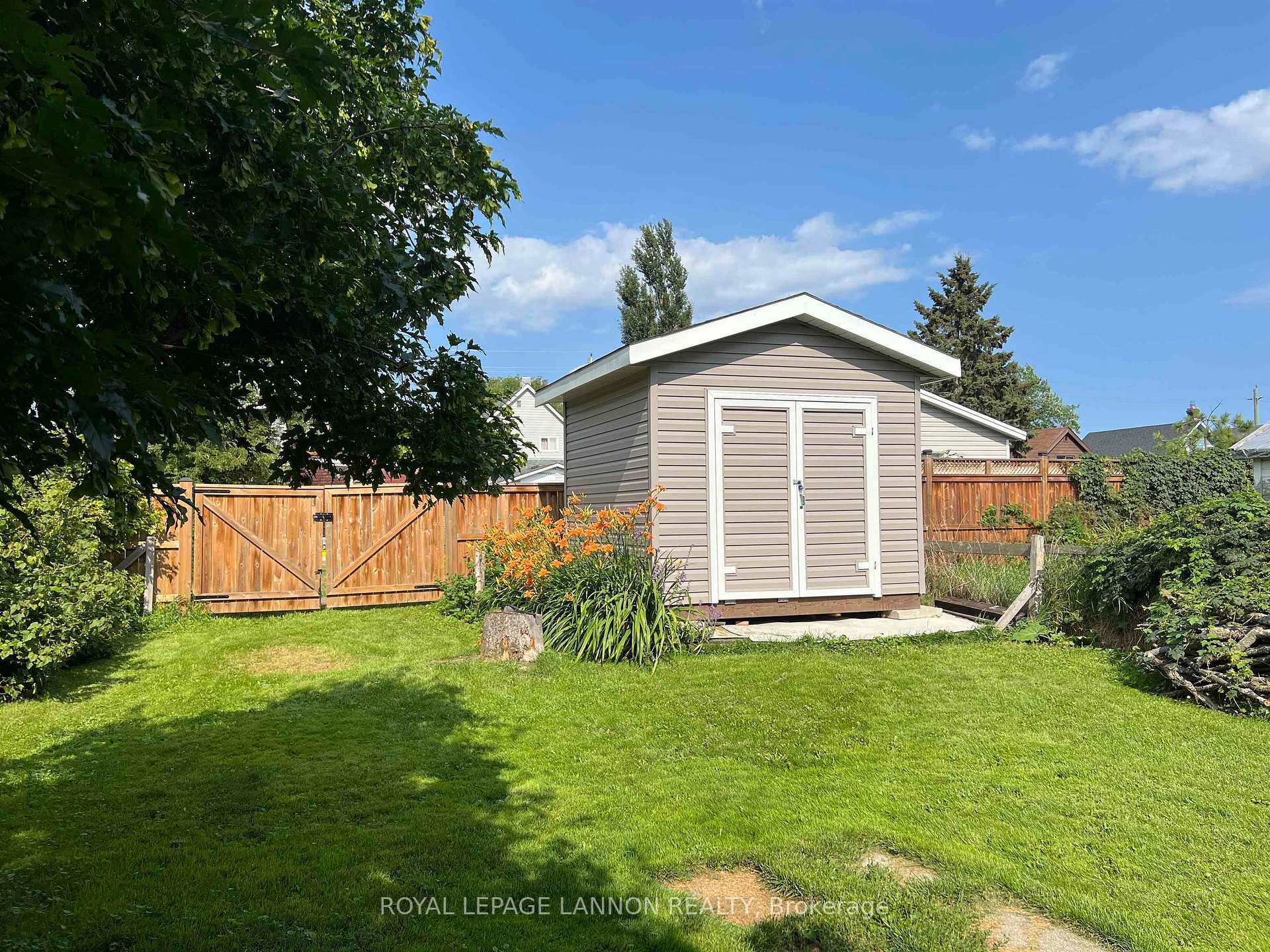 Photo 7 of 244 Van Horne St., Thunder Bay, Court / Cumberland — HOMEH