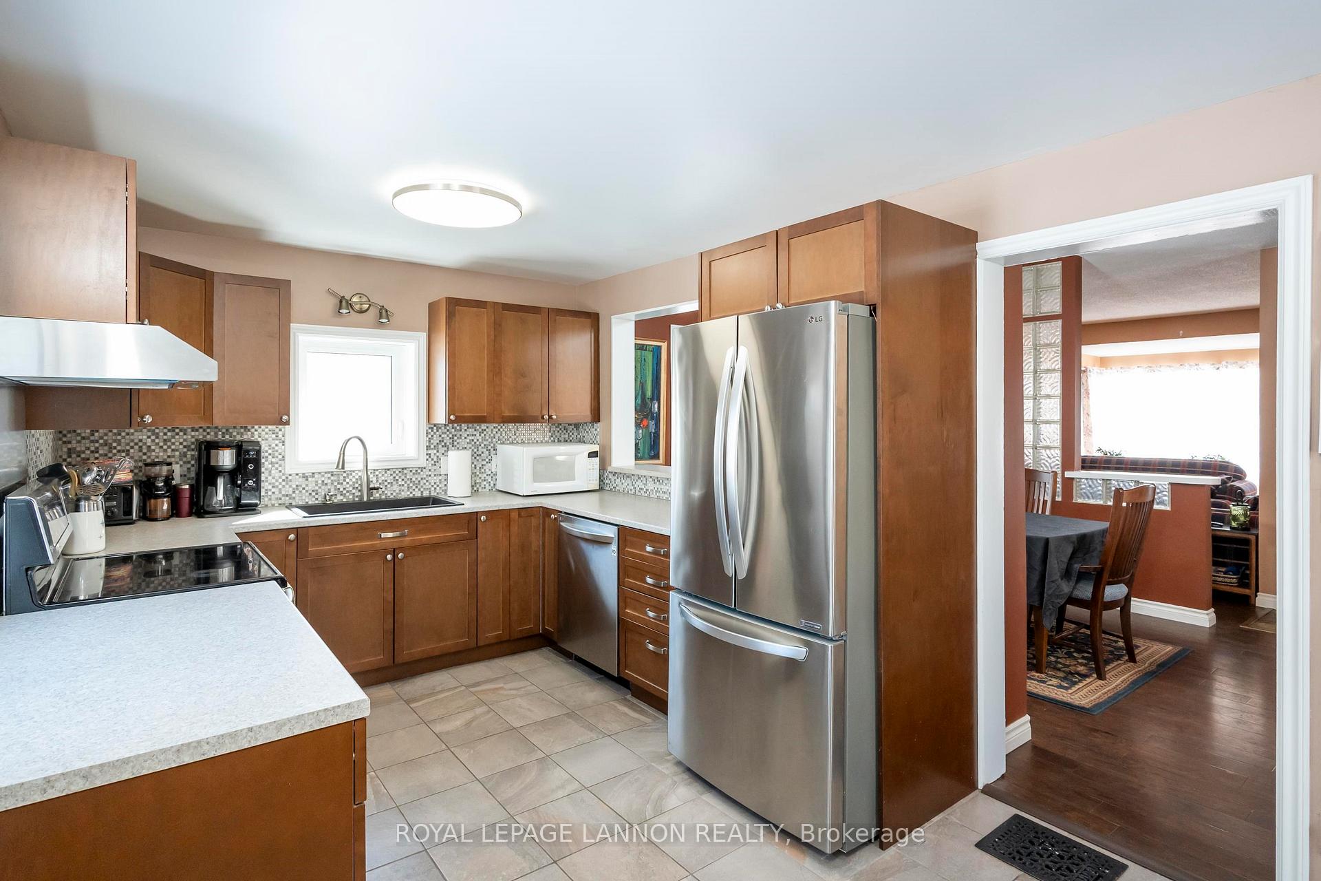 Photo 18 of 244 Van Horne St., Thunder Bay, Court / Cumberland — HOMEH