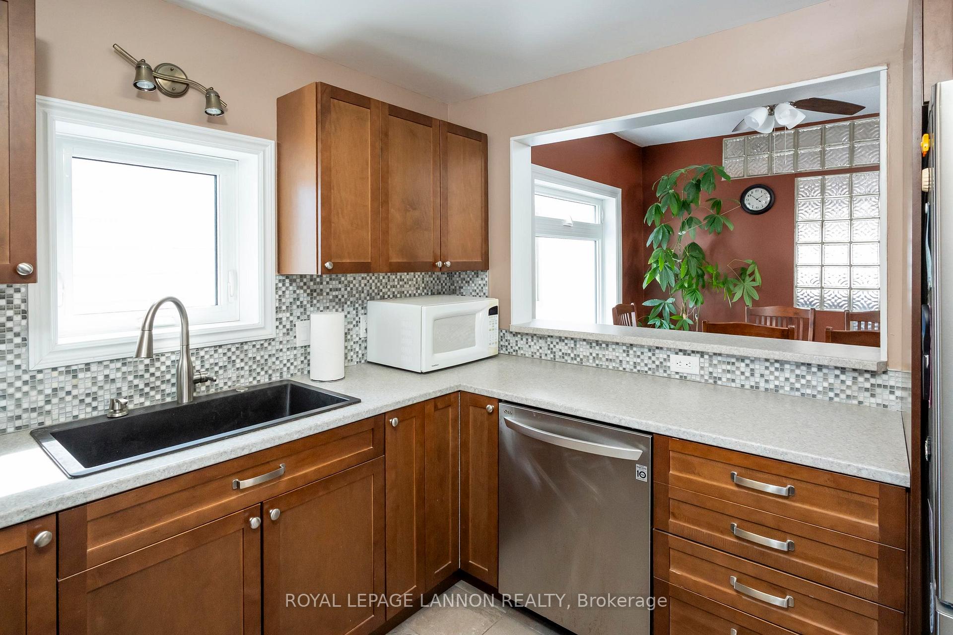 Photo 23 of 244 Van Horne St., Thunder Bay, Court / Cumberland — HOMEH