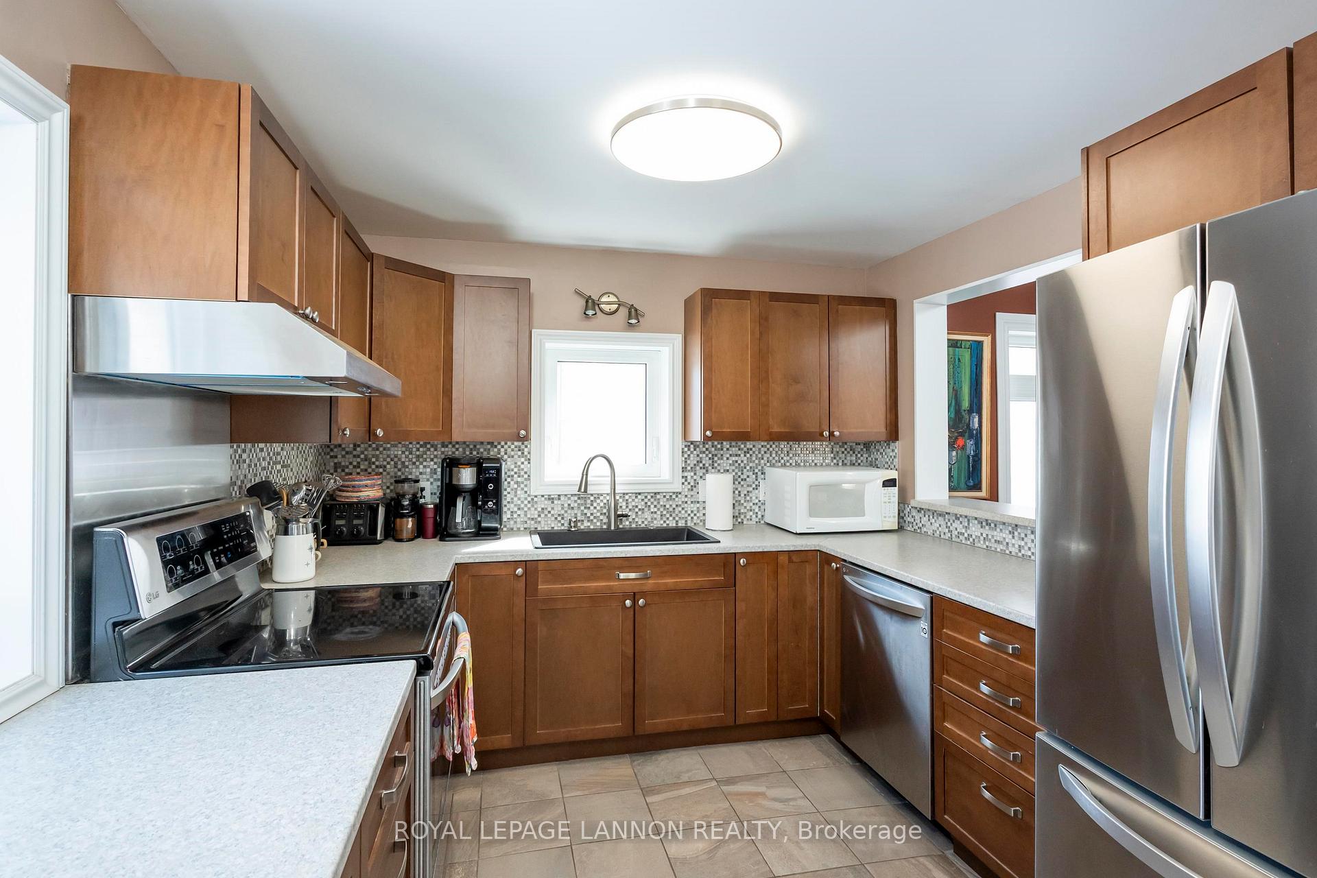 Photo 24 of 244 Van Horne St., Thunder Bay, Court / Cumberland — HOMEH