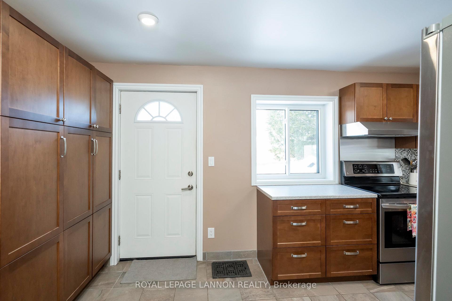 Photo 25 of 244 Van Horne St., Thunder Bay, Court / Cumberland — HOMEH