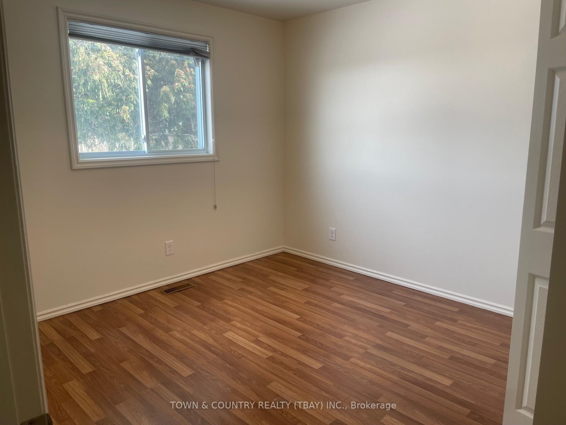 Photo 5 of 511 Mary Street E, Thunder Bay, Westfort — HOMEH