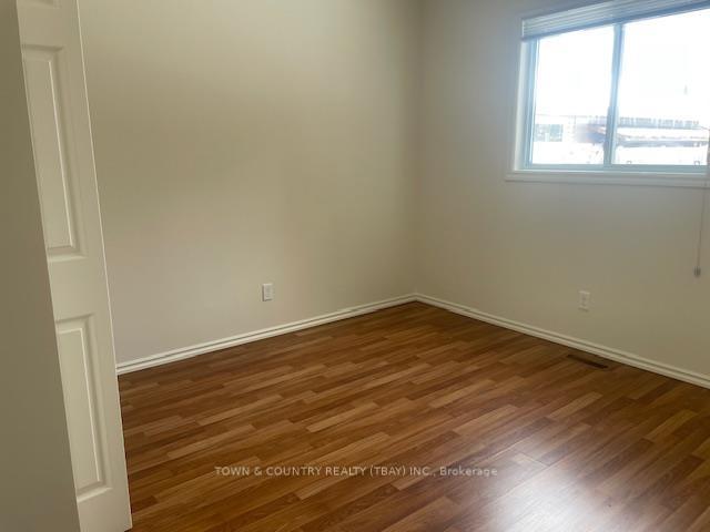 Photo 6 of 511 Mary Street E, Thunder Bay, Westfort — HOMEH