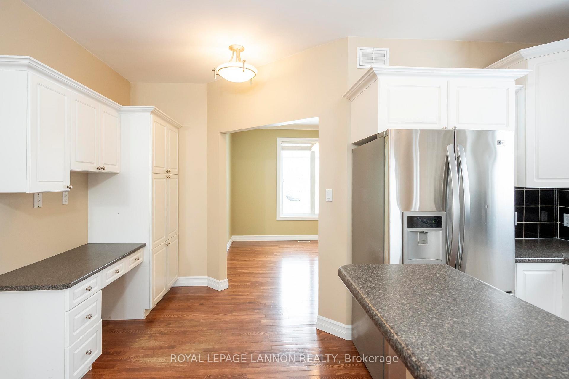 Photo 17 of 253 Newcastle Dr., Thunder Bay, John Street North — HOMEH