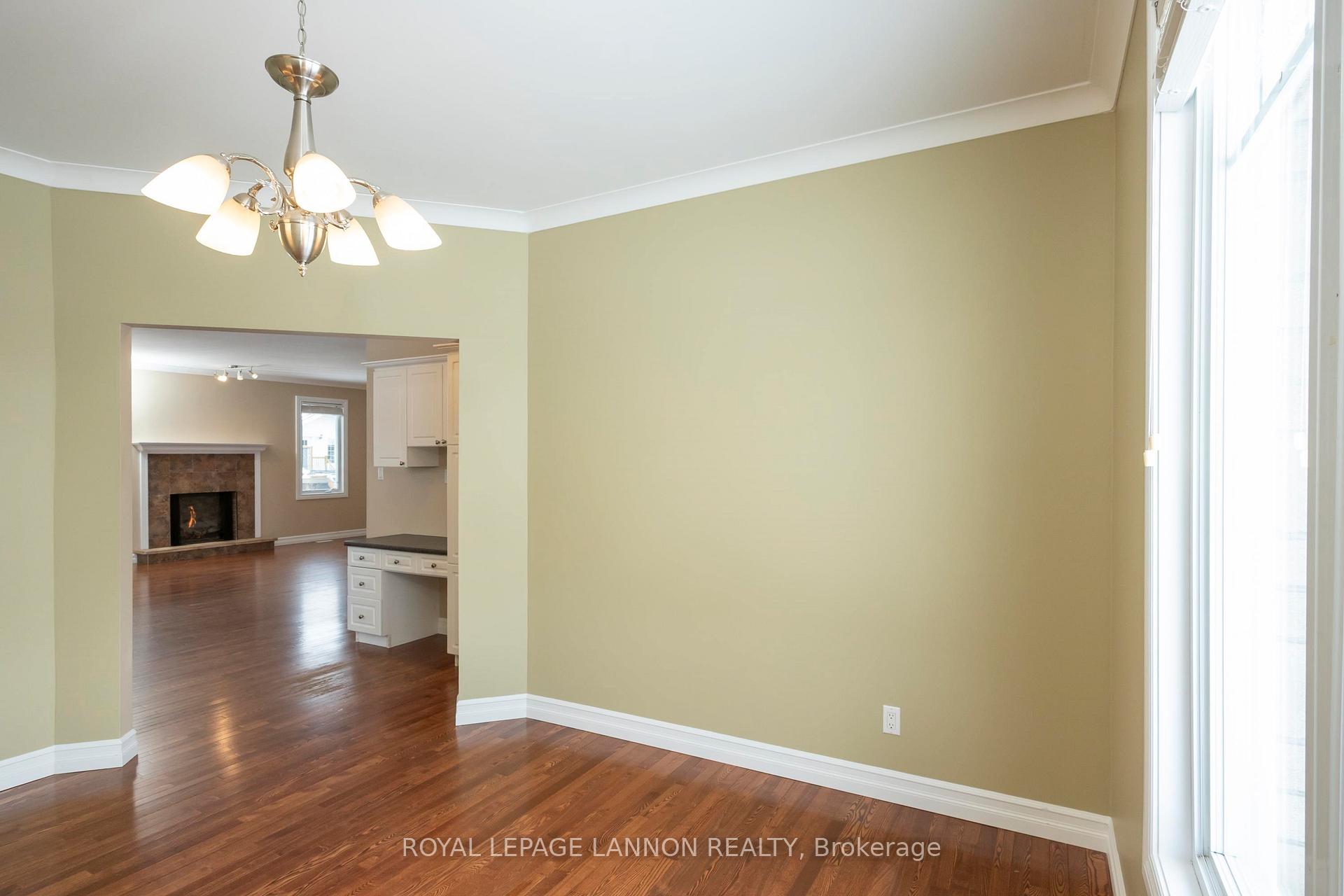 Photo 18 of 253 Newcastle Dr., Thunder Bay, John Street North — HOMEH