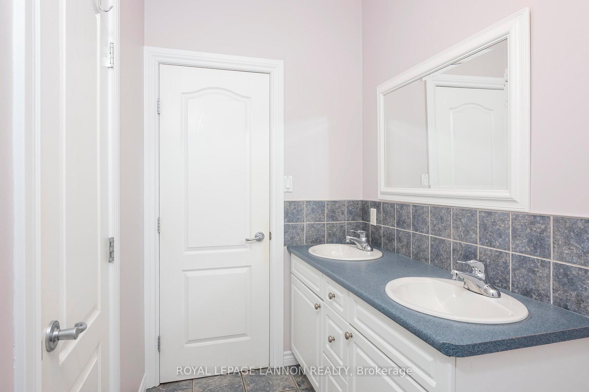 Photo 24 of 253 Newcastle Dr., Thunder Bay, John Street North — HOMEH