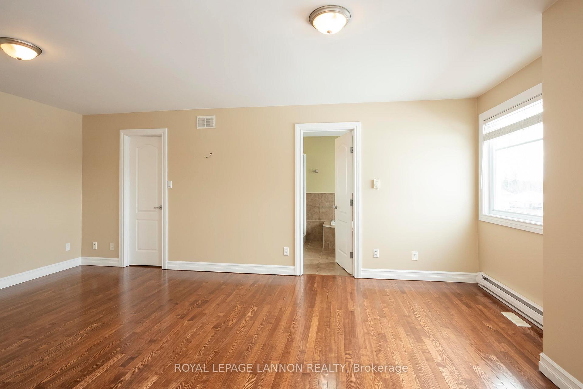 Photo 27 of 253 Newcastle Dr., Thunder Bay, John Street North — HOMEH