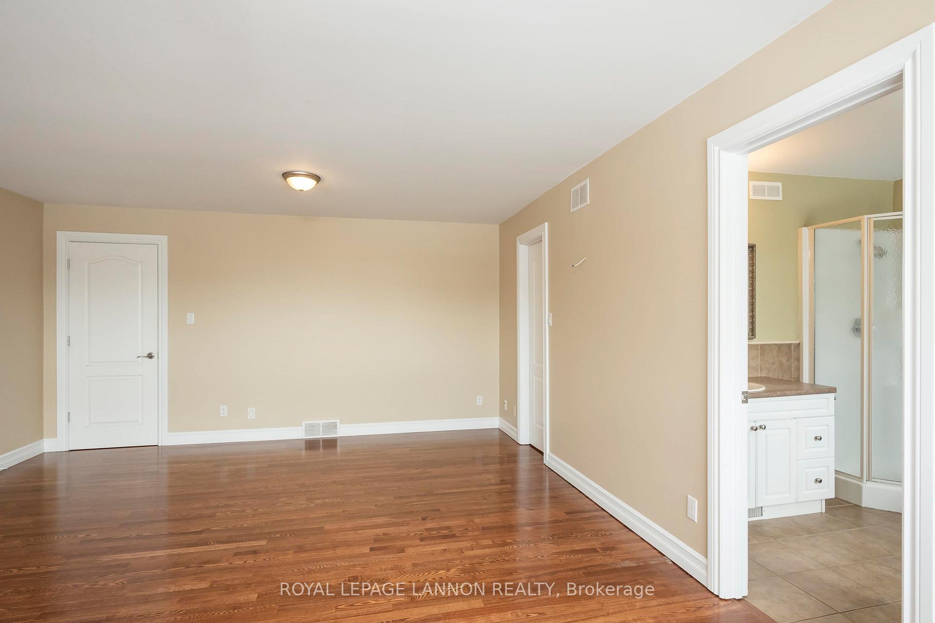 Photo 28 of 253 Newcastle Dr., Thunder Bay, John Street North — HOMEH