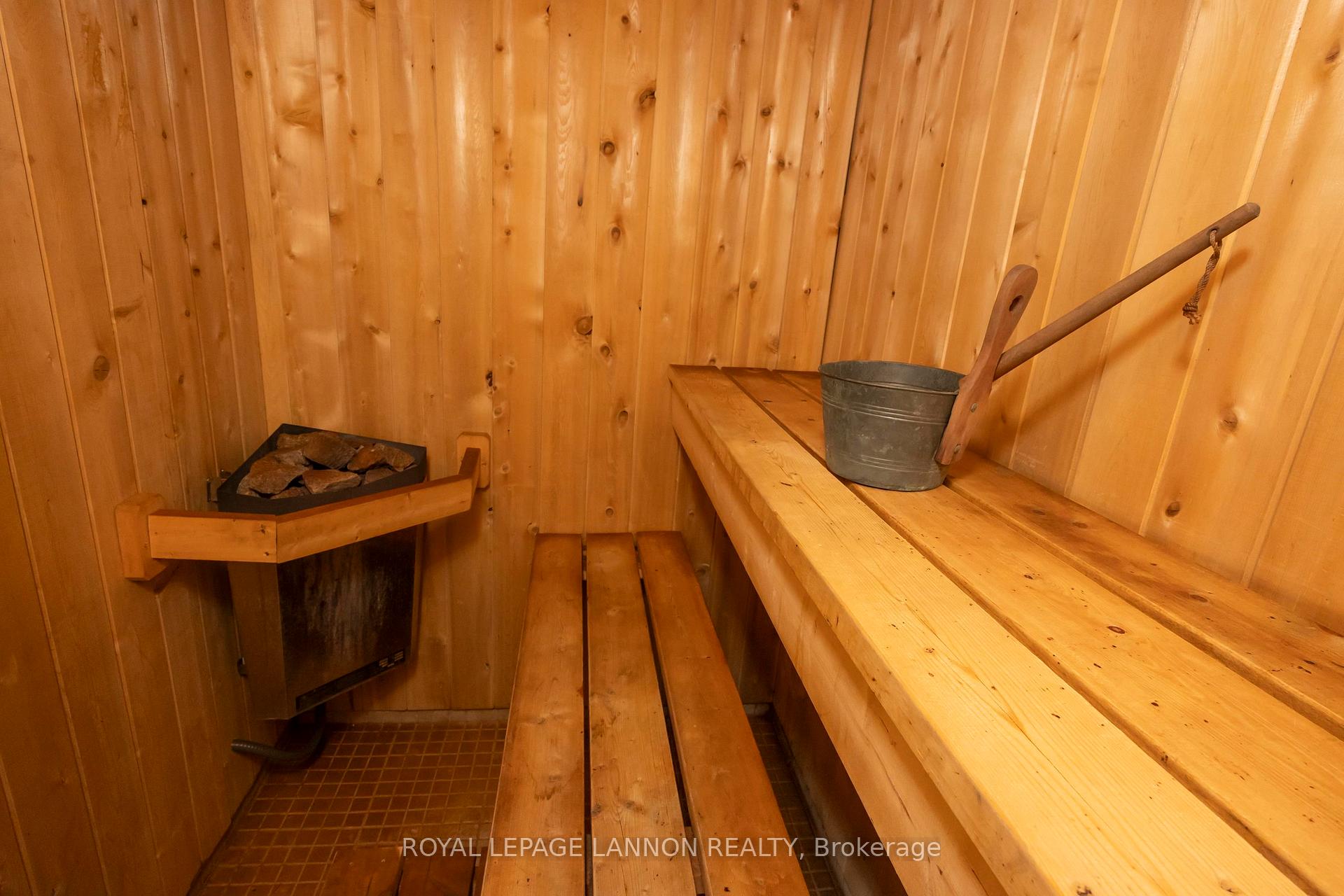 Photo 46 of 253 Newcastle Dr., Thunder Bay, John Street North — HOMEH